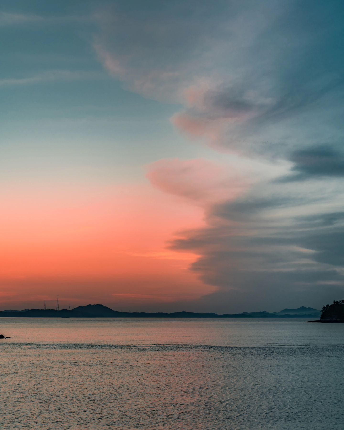 오랜만에 일몰사진 🫧

#해남 #일몰 #선셋 #sunset #풍경사진 #감성사진 #사진소통