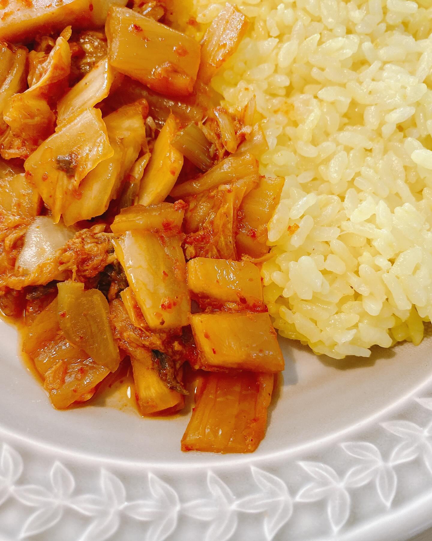침치 김치볶음 덮밥 🥢 

간편하고 맛있잖아 ! 너무 좋아 ~ 

#집밥 #참치김치볶음 #참치김치덮밥 #우리집이맛집 #냠냠