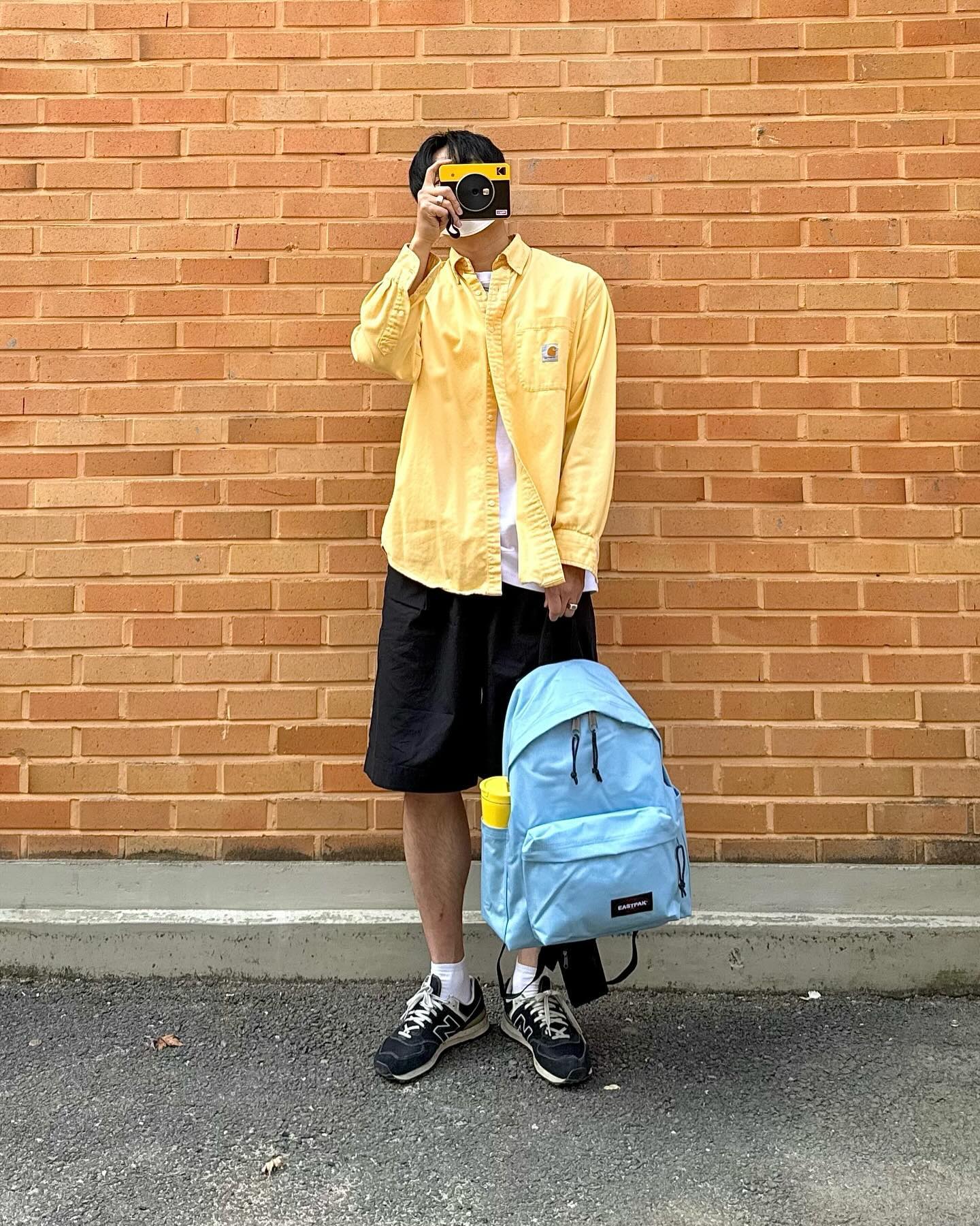 #협찬 

eastpak_korea 이스트팩 브랜드의
어센틱 백팩 데이팩 착용해 보았습니다.😃

14인치 노트북 수납 공간이 따로 마련되있고
부담 없이 들고 다니기 좋은 가방이에요.👏

다채로운 컬러로 선택지를 높였고 데일리,
나들이, 학교 등 모든 룩에 다 찰떡이랍니다.👏

3월 31일까지 이스트팩에서 다양한 콜라보와
행사 상품을 슈퍼세일가에 만나볼 수 있어요.👆

#이스트팩 #이스트팩백팩 #대학생백팩 #학생백팩 
#학생가방 #대학생가방 #데일리백 #남자가방추천 
#여자가방추천 #가방추천 #컬러가방 #컬러백팩 
#스트릿패션 #캐주얼패션 #가방 #백팩