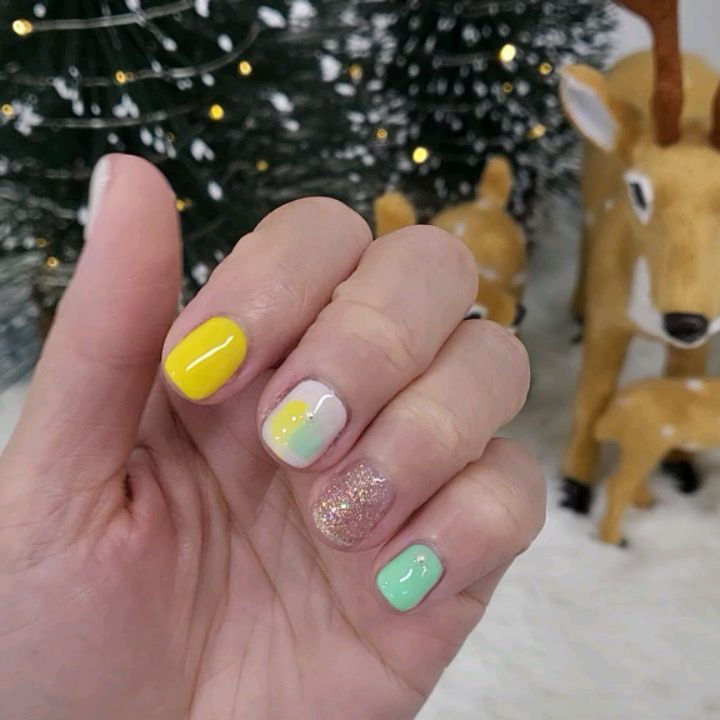 #협찬  baisoogc_nail

반짝반짝 😇
오랜만에 기분 전환 겸 네일아트

네일아트 정말 오랜만에 받는거라
손이 엉망이라고 말씀드렸더니,
그만큼 열심히 살았다는 거라고 ~ 😭😭

손 빠르고 꼼꼼하신 덕분에 개운함까지 덤 ㅋㅋㅋ

건물도 너무 깨끗하고, 샵 인테리어 너무 예뻐서
기분 좋게 잘 받고왔다는_
담엔 리나 데리고가서 같이 받아야지 🩷

#과천네일 #인덕원네일 #과천네일샵 #과천네일아트 #동편마을네일 #과천네일잘하는곳 #바이수과천