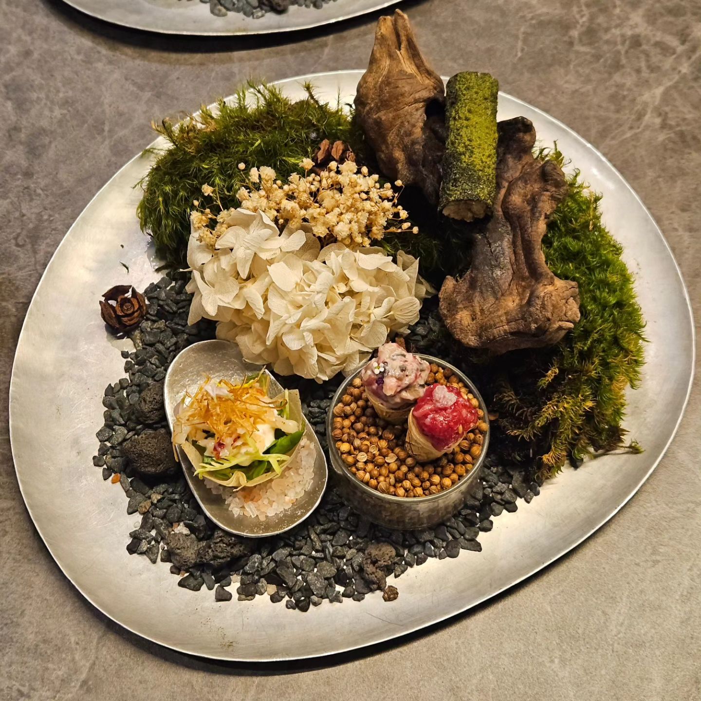전 좌석 프라이빗룸으로 모임, 회식이 가능하며 접대장소로 추천하는 여의도 맛집 고우가입니다
 
콜키지 프리이며 소고기 오마카세, 코스요리, 점심등을 즐길 수 있어요

주소:서울시 영등포구 여의대로 24 
전경련회관 지하1층 127

📞: 02-780-9554 
인스타: gowooga_ 

#고우가#고우가여의도#여의도맛집
#여의도역맛집#여의도소고기
#여의도역소고기#한우오마카세
#여의도콜키지프리#여의도맛집추천
#여의도역맛집추천#여의도파인다이닝
#여의도소고기맛집