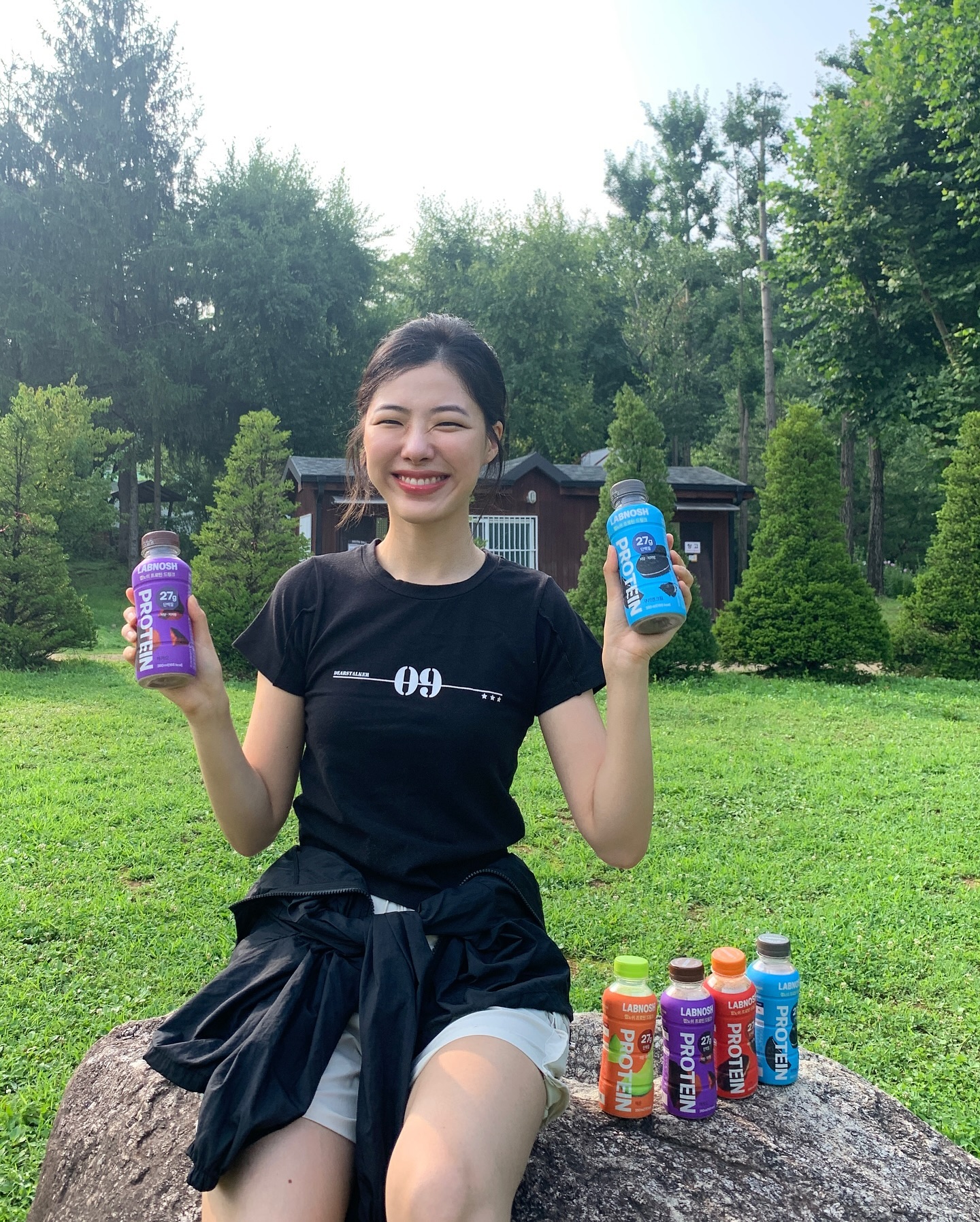 #협찬 #광고 labnosh_ zigzag_korea 

🤍LABNOSH PROTEIN🖤
즐겁고 맛있게 단백질을 채우고 싶다면? 랩노쉬 프로틴 드링크! 고함량 단백질이 27g으로 하루 권장 단백질량 49%을 맛있게 채울 수 있어요. 카카오, 라떼, 메론, 쿠키앤크림 4종 모두 달달해서 맛있게 섭취할 수 있는데요. 이렇게 맛있는 프로틴은 처음이에요🦾 22일까지 지그재그에서 프로틴드링크과 함께 즐길 수 있는 슬림쉐이크, 단백쿠키까지 행사하고 잇어요👀. 
 
🖤 프로틴 드링크

 ㅤㅤ
———————————————️ 

#랩노쉬 #지그재그 #지그재그라이브 #직잭 #직잭라이브 #라이브특가 #라이브방송 #랩노쉬라이브 #프로틴드링크 #슬림쉐이크 #단백쿠키 #랩노쉬할인