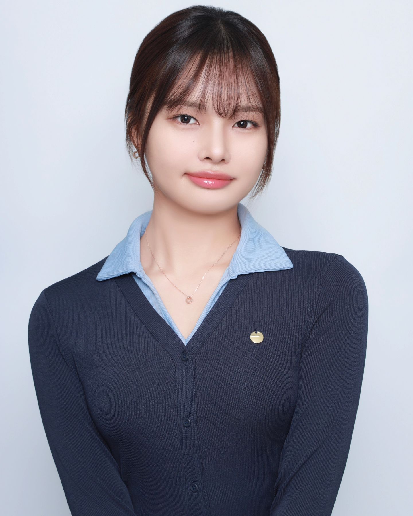 머리 묶고 증명사진 찍기😀
처음 시도했지만 나는 조아

photo hdl_studio 

#증명사진 #흐드러지다 #흐드러지다스튜디오 #일반인모델