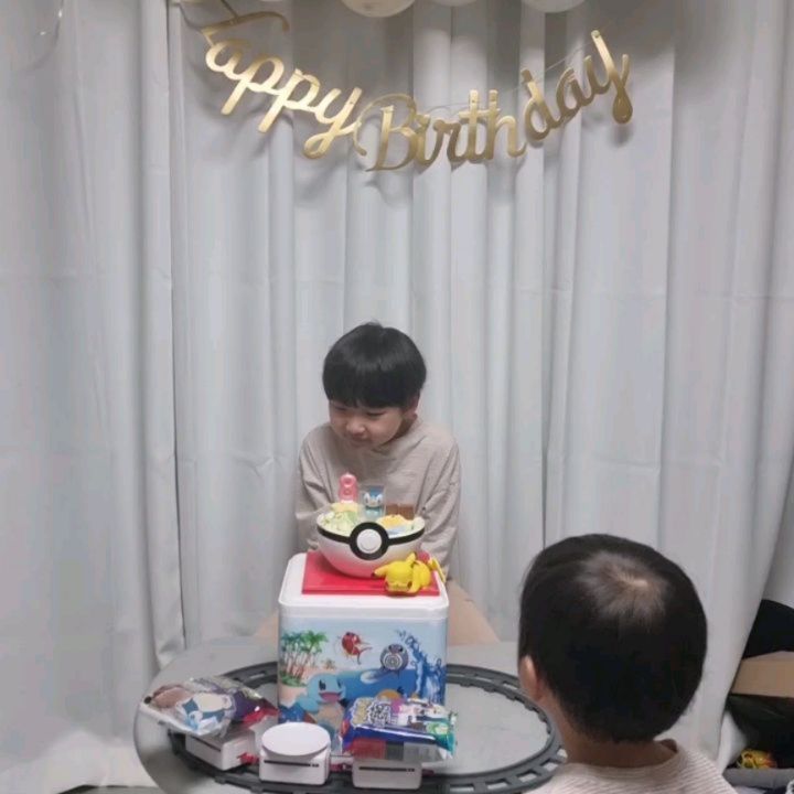 8살 초딩 생일은
포켓몬도배🤗🤗
.
.
#8살생일 #로켓단빵뮤츠띠부씰겟👍