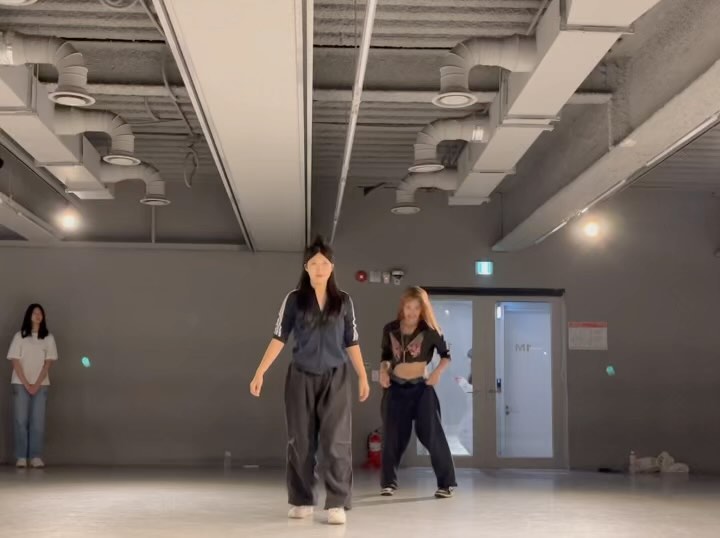 아 재미져라💭🤍
iamdana____  summerwalker #body 1milliondance #dance #dancer #like #likes #likesforlike #follow #followforfollowback #insta #coreo #coreography