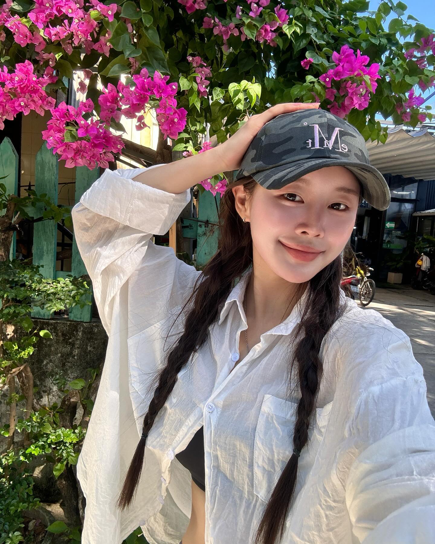 현재를 더 즐기려고 노력하고, 모든 것에 감사하기✨
나를 더 사랑하고, 내 할일에 집중 할 것💗

회사 다니면서 운동 하나 추가됐다고
시간이 정말 너무너무너무너무 부족하지만
역시 요가는 좋아🧘🏻‍♀️