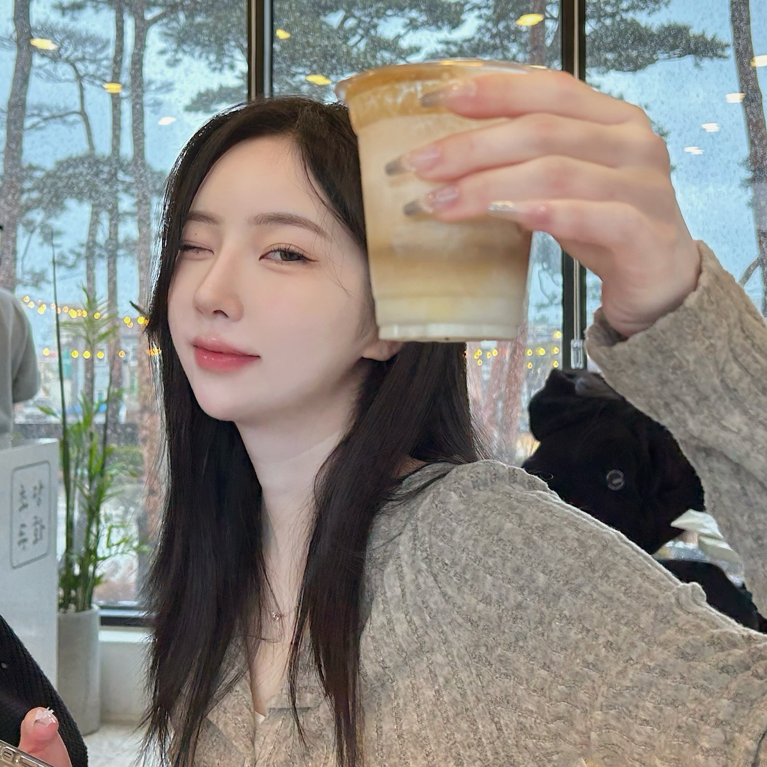 그대 눈에 두부라떼 치얼스🥂

.

.

.

.

#강릉 #강릉커피 #강릉카페 #강릉맛집 #초당커피 #초당카페 #초당맛집 #초당떡집 #강릉데이트 #우정여행 #두부커피 #순두부커피 #두부라떼 #초당라떼 #99 #강릉여행