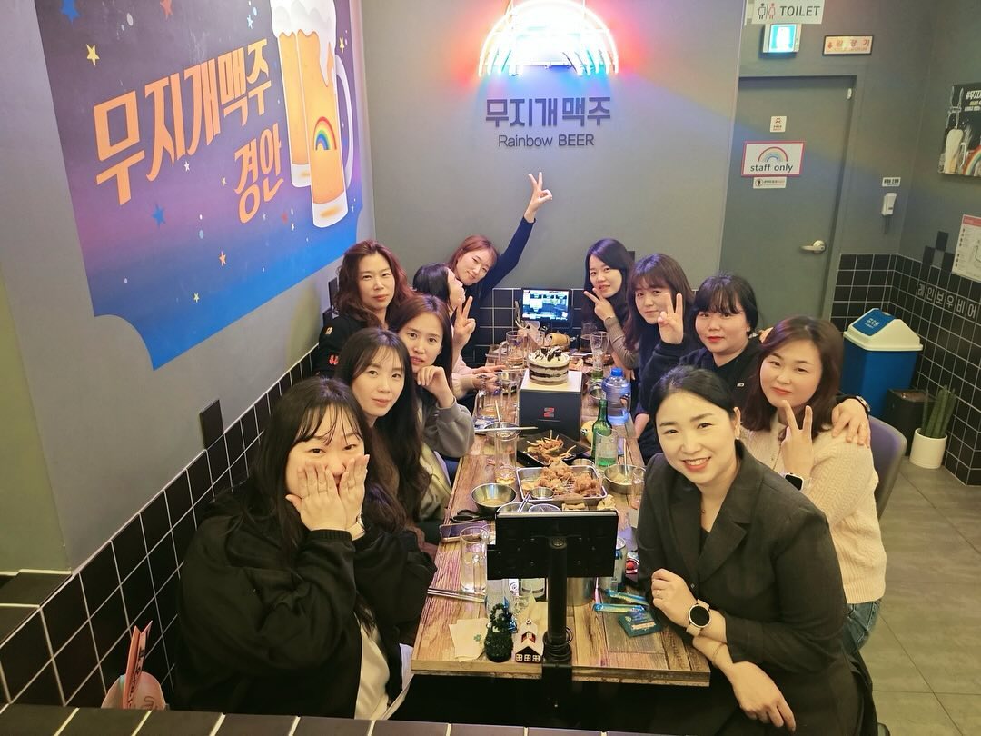 젤 연로하신 멍꿀이 혜지니 생일❤︎
기억에 남는건 오로지 씨부럴과 개객기..? ㅋ 강렬한 케니지◡̈