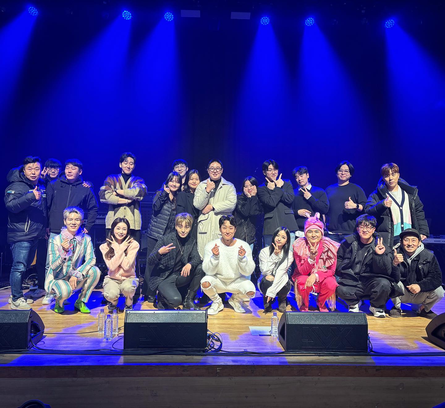 ❤️‍🔥락밤 대전콘❤️‍🔥
.
.
.
락밤은 즐겁다‼️ 재미있다‼️
공연하는동안 유치원에서 울 콩공주도 즐거워보였다‼️
(원댱님 감사합니다🥹)
❣️즐겁다+즐겁다=행복만땅❣️
오랜만에 뵙는 분들과 웃으며 인사도 나누고 ㅎㅎ(정말 넘 반가웠어요🥹)
사진도 찍구📷📸 맛있능것두 먹구 훟후훟
진짜ㅏ 락밤is뭔들 🔥🔥🔥 짱이다😘
김밴 따룽해여,,,🫶🏻