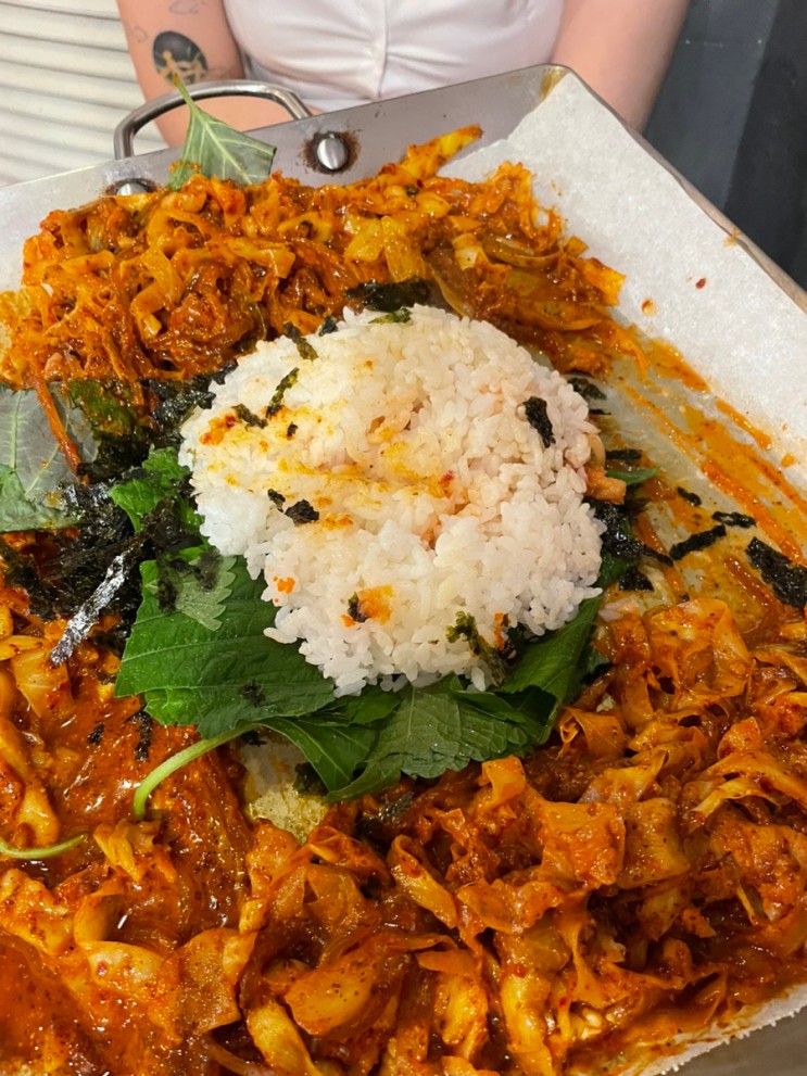 사당역 곱창 맛집 꿀때기곱창에서 야채곱창과 k디저트 볶음밥 먹었어!