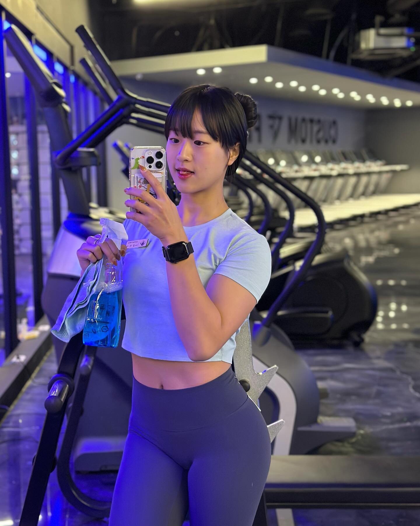 다들 월요일 잘 이겨냈는가 🫧
거울 반딱하게 닦아놨으니 #오운완#눈바디 찍으러 오시라🩵

아 내가 당직때 인친이라구 말하면 신청곡 받아주게뜸 ㅋㅋ🌷
