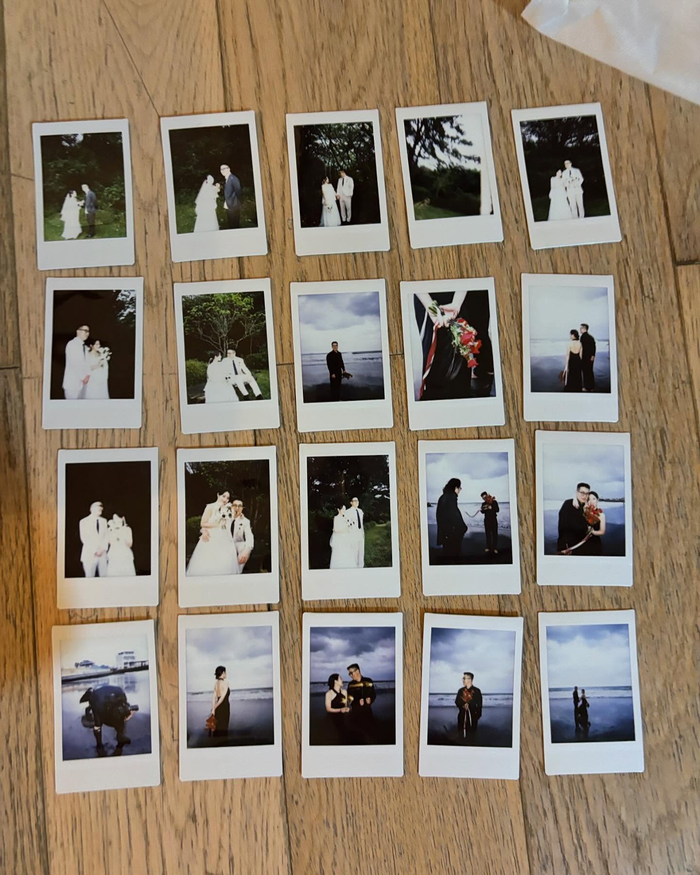 📸👰‍♀️🤵‍♂️
인생최저 몸무게와 함께 난생처음입는 드레스들, 그저 친절했던 제주에서 만난 모든이들과 들을수록 부끄러운 신부님 소리 ㅎㅎ.. 내가 간 제주중 가장 최악의 날씨였으나.. 사진보면 그저 평안ㅎㅎ.. 그래도 지나고보니 모두다 사랑이었다....🫶🏻 
사진+드론촬영+영상은모두 당일에 받은 yull.graphy 😍

TMI.. 오늘 호우랑 카페가서 로즈마리 작가넴 원본5000장중 500개 하트치고 부랴부랴 웨찰일기 올려봄🫧🫧웨딩촬영 또하고싶다..(????)그치호우....(????)🤍

📸 rosemarry_snap 
📱 yull.graphy 
💐 ermington_bouquet 
💄 k__salon 
🤍 k_salon_mk 
👰‍♀️ posyveil 
🍙 jejuddosirang