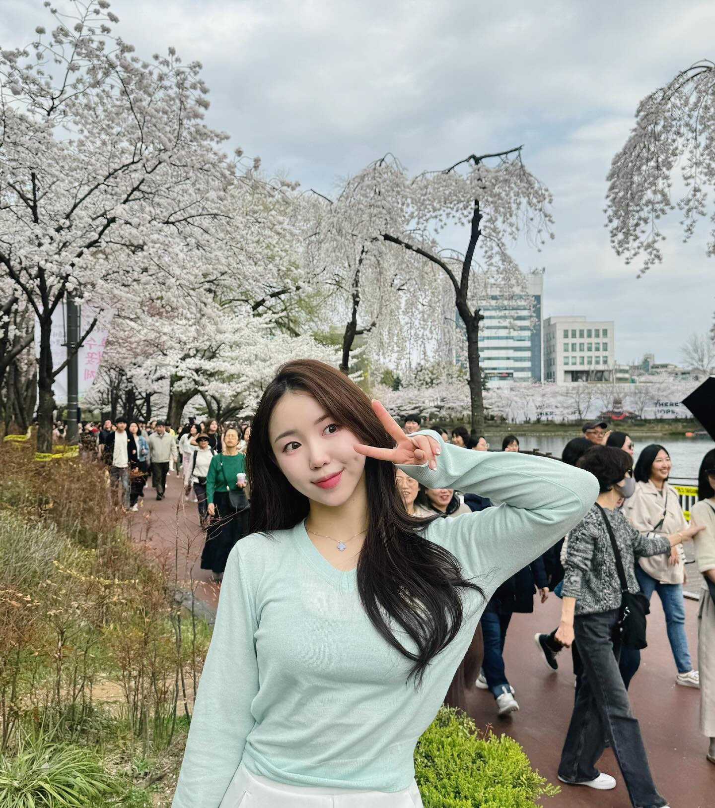 짚앞이 석촌 호수라니....🩷🌷요즘 부쩍 행복하당 봄이라 그런가~~~