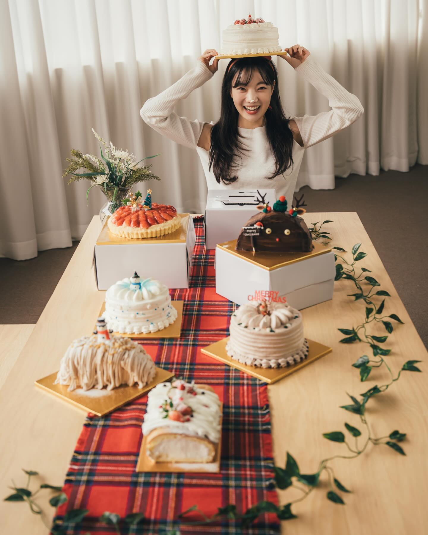 🎂케이크 짱(_2dmsql_ )과 📸사진 짱(pic_damage9 )이 만나면 저는 그냥 신나면 되는거에요🥳❤️✨

주레오는 벌써 크리스마스 준비한대요!🎅🏻
_zureo 

#주레오 #크리스마스 #크리스마스케이크 #케이크 #크리스마스스냅