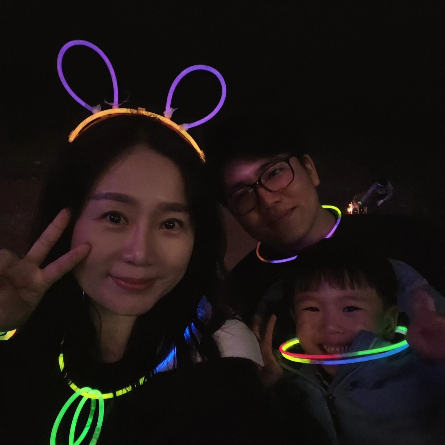 #야광머리띠 #야광팔찌 #야광도배