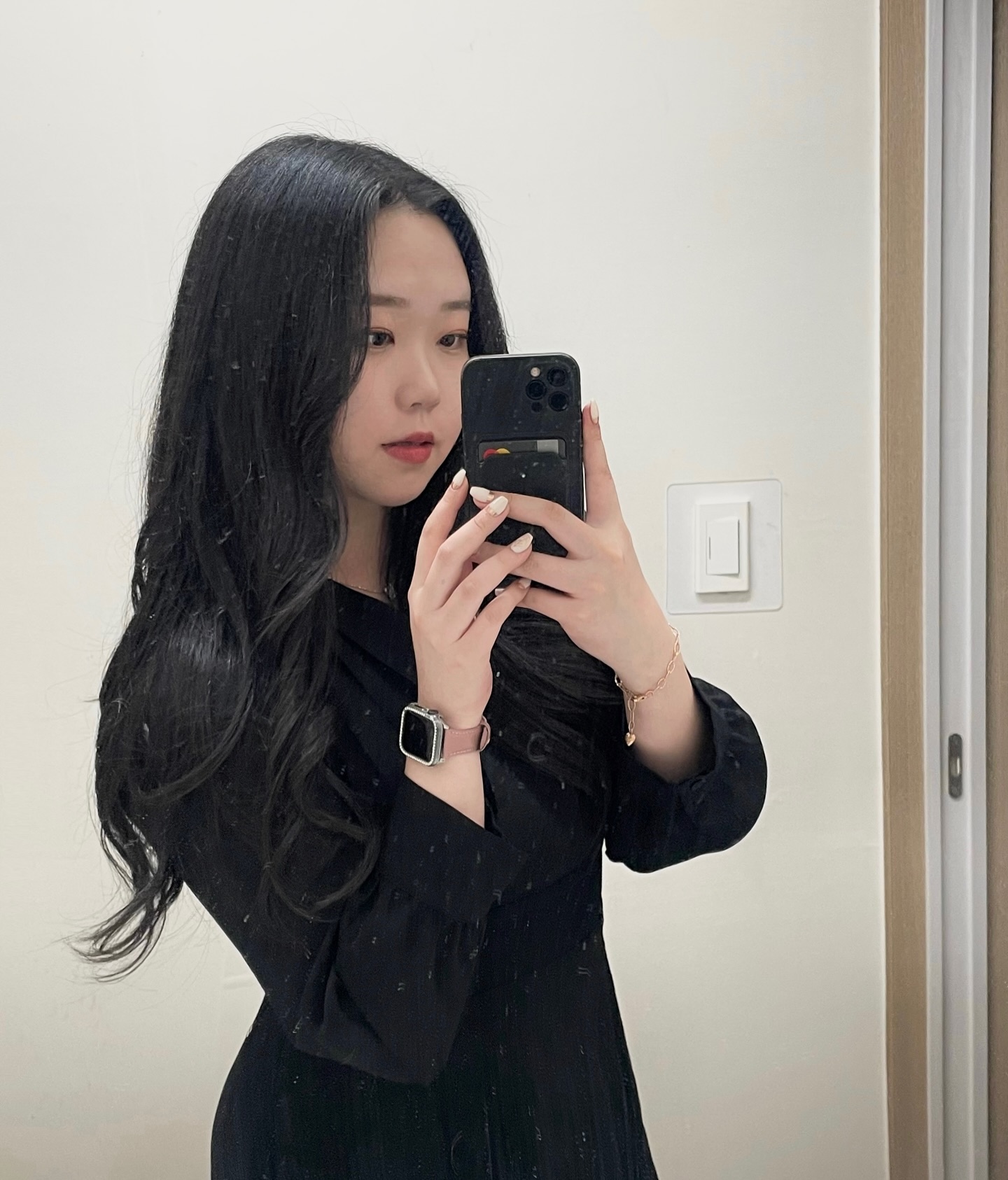 힘내자9요 
매일 쌩얼로 일해서 최근에 찍은 사진이 없지만yo