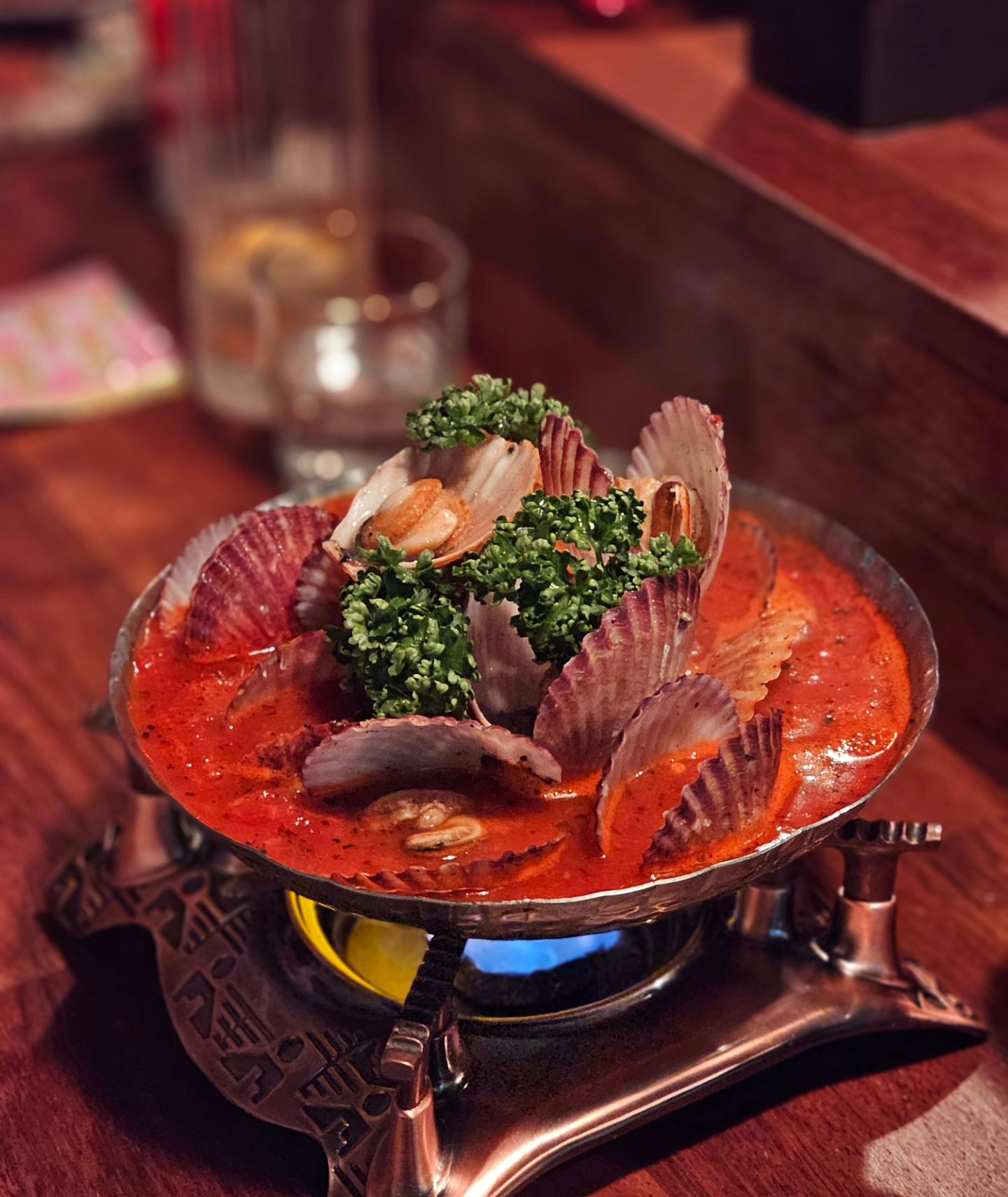 오랜만에 제대로된 이자카야, 단골 예약🚩

일본감성 분위기가 너무 좋고, 메뉴들 빠짐 없이 전부 맛있어요!
재료도 신선 그 자체. 신경쓰신게 보이더라고요

오뎅 모리아와세랑 가리비 스튜 많이 드시던데
제 베스트는 매콤스지조림🧡
(음식으로 여행 온 기분 느낄 수 있음)

주류 설명도 잘 해주시고 혼술하기에도 좋아요🍶
+잘생긴 사장님이랑 소통도 가능🤭

⏰️ 평일 19:00~02:00 / 주말 18:00~02:00 (월,화 휴무)
📍 서울특별시 관악구 봉천로49길 12, 1층
kita_odenbar

#서울대입구맛집 #서울대입구역맛집 #서울대입구술집 #서울대맛집 #술스타그램 #먹킷리스트 #korea #seoul