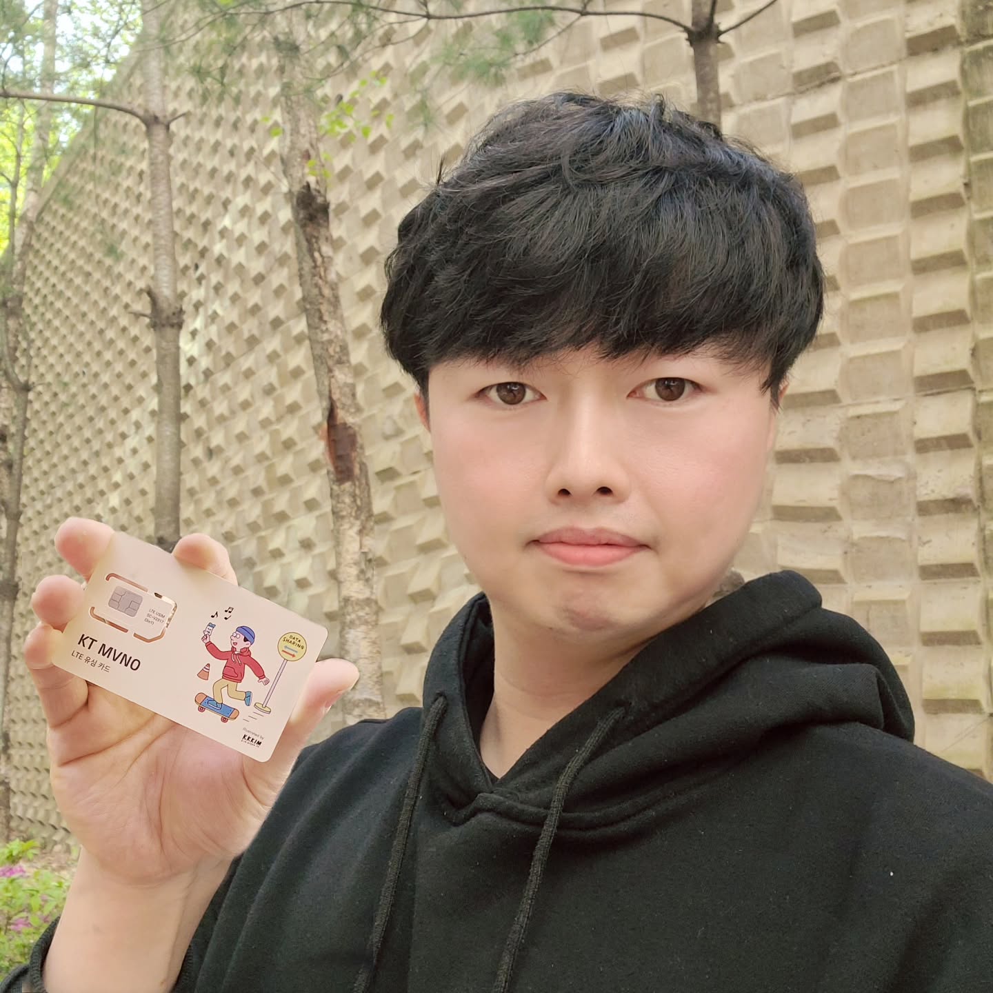 #광고
아이폰 16이 출시되어 📱
빠르게 자급제폰으로 바꿨어요! 🎉

아무래도 약정 없이
자급제폰 + 알뜰폰 조합이
제일 저렴해서 좋거든요 💡

요금제는 kt M모바일
모두다 맘껏 7GB+ 📶
(밀리의 서재 FREE) 선택했어요‼️📚

밀리의 서재 평생 구독이 0원! 🎁

게다가 아무나 결합 서비스가 있어요
최대 20GB 추가 제공을 받을 수 있고
가격은 1만원대 중반!! 💸

정말 안 바꿀 수 없는 조합인 것 같아요 😍

크리스마스 룰렛 돌려서
최대 20만 원 혜택과
친구초대로 8만원 혜택까지
야무지게 챙겨보세요~

#결합#아무나결합#밀리의서재 #독서 #북스타그램 #아이폰16 #아이폰16프로 #갤럭시z플립6#갤럭시z폴드6 #아이폰15 #아이폰15프로맥스 #아이폰14 #아이폰SE3 #갤럭시S24울트라 #ktM모바일 #kt엠모바일 #마음놓고쓰다 #알뜰폰요금제 #무제한요금제