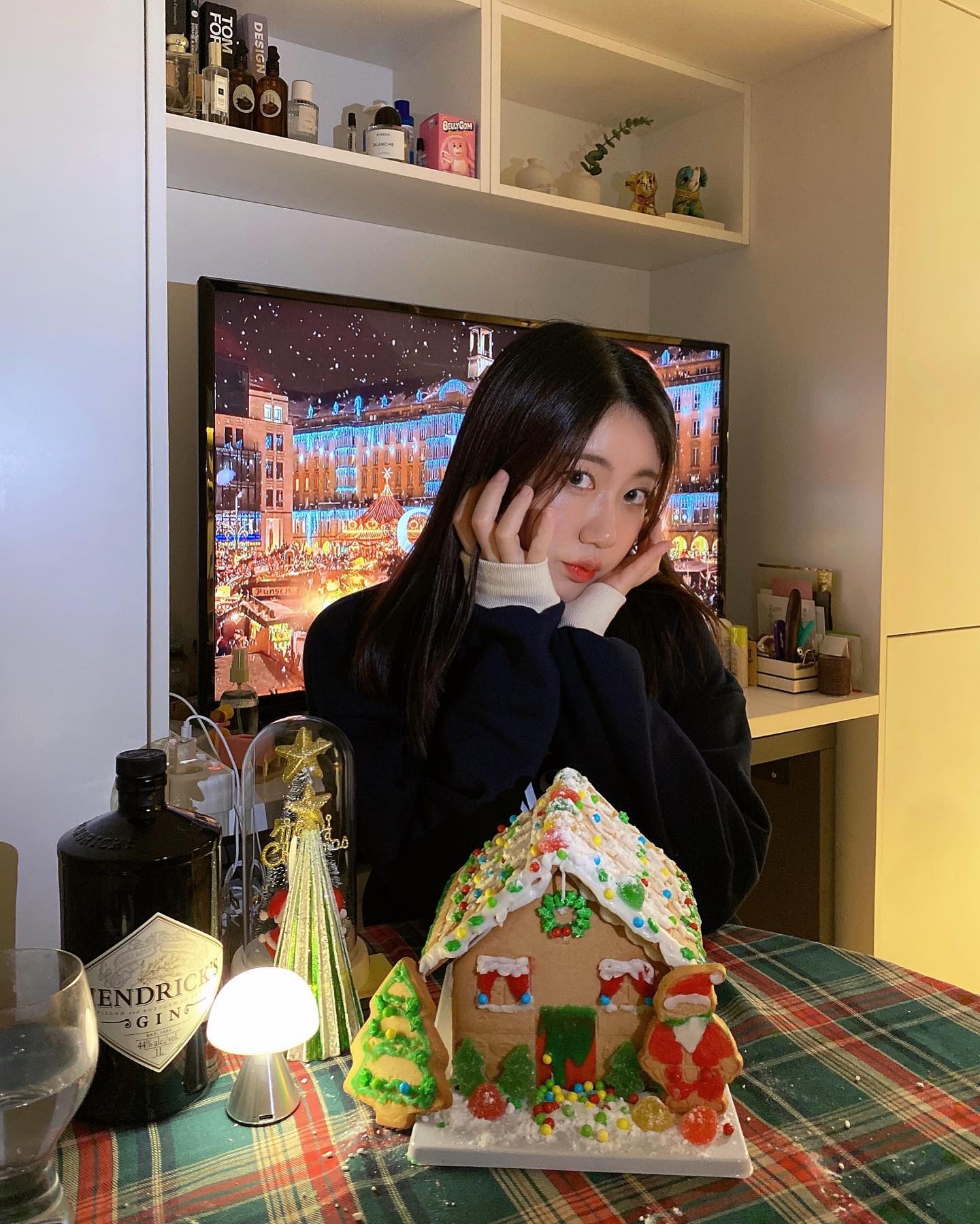 할미들 클스마스🎄⭐️
사람 많으면 기빨료 이제...
과자집 만들기는 쉽지 않았다^^