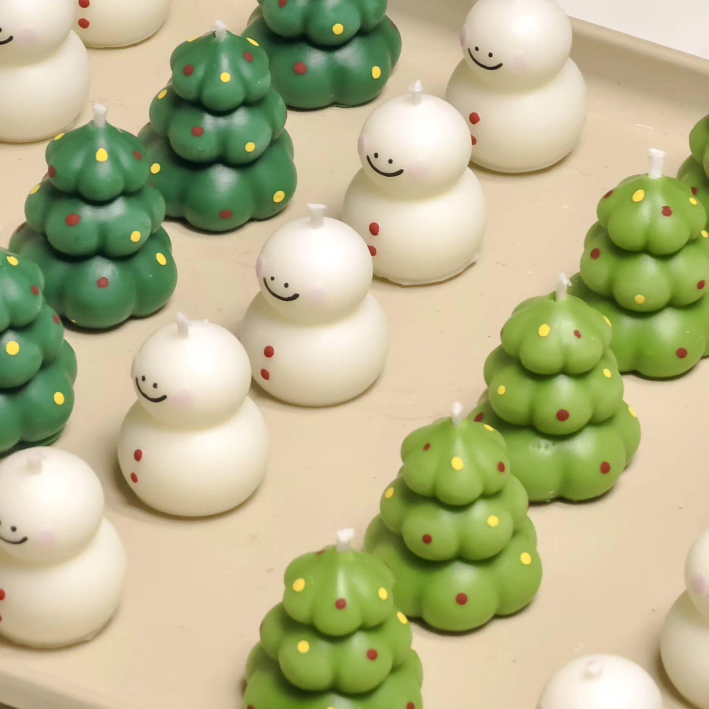 ☃️🎄
미니미한 크기로 귀여움 2배🙋🏻‍♀️
가성비도 좋아서 세트로도 단독으로도
인기가 좋아요😄

세트로 구매하시면 더 저렴하다는 사실!
놓치지 마세요🫶🏻

🏷 캔들 구매, 스스 '어뮤징마켓'
🎁 답례품 및 대량주문 문의 카카오톡 «어뮤징»