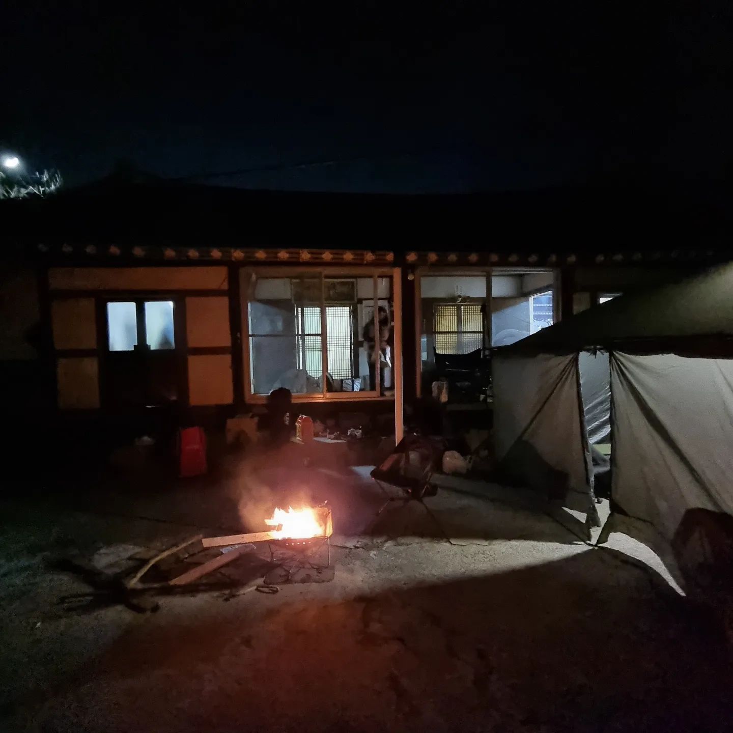 우리의 크리스마스~

전주로고고고!!! 
2박3일여정!!! 
신나고신나고신나고 
한슬캠의  즐거운 화이트 크리스마스♡ 

전주 시골집과 
김제 모악랜드 

행복했던시간 ㅋ 

#한슬캠#캠파들#시골집#떼모임#공동육아#눈썰매#크리스마스파티#일상#행복#해피#즐겁다#꼬맹이들#이쁘다#사랑스럽다