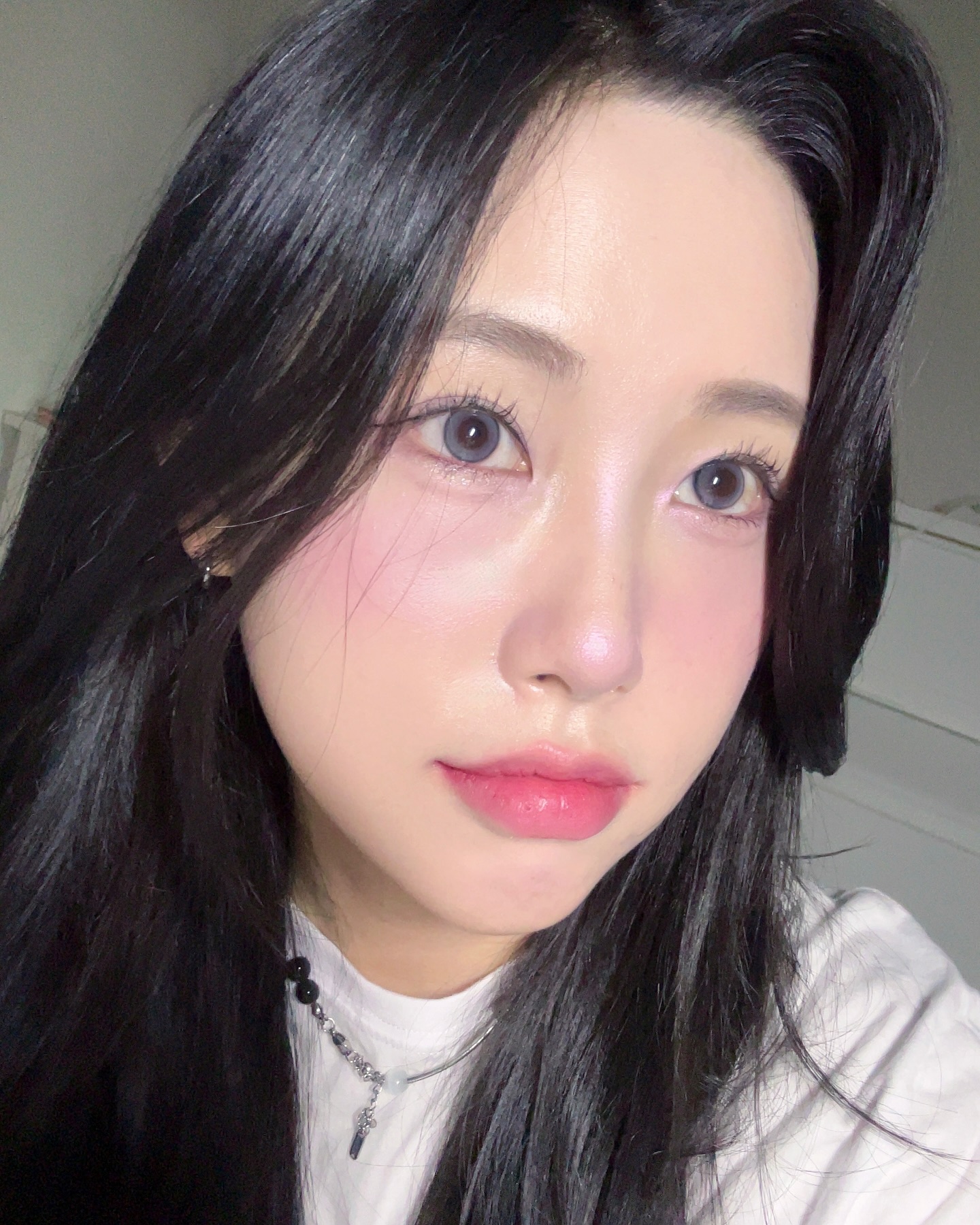 #제품협찬 #마이피픈렌즈 

너무 이쁜 #렌즈추천 블루베리🫐의 달콤과즙 탕후루 광택✨ 
조명에 따라 화려한듯 자연스러운듯, 검머 핑머에도 모두 잘 어울림❤️
장시간 착용에도 촉촉하고 자외선 차단 기능도 있어 눈건강에도 👍🏻

#컬러렌즈 #프루티베리애쉬 #피픈 #데일리렌즈 #韓国カラコン #カラコン #그레이렌즈 #쿨톤렌즈