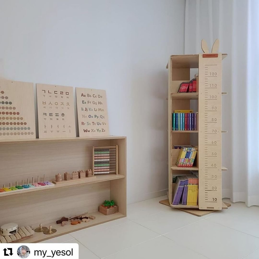 Posted withregram • funfurn_mom 💛펀펀키즈가구 회전책장 체험단 모집 & 리그램이벤트!💛
⠀⠀
⠀
안녕하세요! 이실장입니다^^
⠀
요즘
이사들 많이 하시나봐요~?!
펀펀키즈가구를 새로 알게 되신 고객님들께서
아이들 방에 저희 유아미술책상과 회전책장을 같이 구매해 주시는 분들이 많더라구요^^
너무너무 감사드려요🙇‍♀️🙇‍♀️🙇‍♀️
⠀
감사한 마음 담아
제가 오랜만에 회전책장 체험단 소식 들고 왔지요 🤗🤗🤗
⠀
⠀
⠀
엄마가 디자인하고
아빠가 만든가구!
펀펀키즈가구!
⠀
펀펀키즈가구에서
키재기 회전책장(4단) 체험단을 모집합니다.
⠀
아이 키우면서 필요한 책들은 점점 늘어나고,
벽면마다 책장을 놓는것도 한계가 있지요😅
수납력 좋은
회전책장이 도움을 드릴수 있습니다^^
⠀
아이방은 물론
거실한켠, 소파옆에 놓으면
분위기 업! 활용도도 업!!
⠀
펀펀키즈가구 회전책장에서
하루가 다르게 크는
우리 아이의 키도 체크할 수 있어요^^
⠀
⠀
꾸준한 사랑을 받고 있는 제품인 만큼
우리 아이들은 물론,
엄마아빠도 너무 만족하는 제품이랍니다.
⠀
⠀
⠀
🔆독일의 헤펠레 회전판 사용!
🔆어린이제품 적합성 검사 완료!
🔆국내 자체 공장에서
🔆엄마와 아빠가 직접 디자인&제작하고,
패키징도 합니다.
⠀
⠀
[체험단 모집내용].
펀펀키즈가구 레빗 키재기 회전책장(4단)- 1명
⠀
⠀
[체험단 신청기간]
2024. 03. 13 ~ 2024. 03. 20
⠀
⠀
[발표]
2024. 03. 22 (금)
(체험단 선정되신분 개별DM/ 이벤트 추첨은 피드)
⠀
⠀
⠀
⠀
[신청방법]
1. 본게시물 좋아요!
2. funfurn_mom 팔로우
3. 본게시물 리그램후 해시태그달기
(#펀펀가구 #펀펀키즈가구 #유아가구 #유아책장 #회전책장 #아기책장 #육아소통 #책육아 #몬테소리 #가베 )
4. 참여완료 댓글!
⠀
⠀
⠀
🤗체험단에 선정되신 분들은 미션 있는거 아시죠~??!!
진심을 담아 미션해 주실 수 있는 분들의 참여 적극 환영입니당!⠀
⠀
⠀
⠀
⠀
내구성 좋고 친환경 자재인 자작나무로 만들어져서
우리 아이 건강에 해가 되지 않아요💛
오래도록 우리 아이와 함께 성장하며
추억이 가득 담긴 가구로 만들어 주세요💛
⠀
⠀
⠀
🎁🎁🎁🎁🎁
또한
펀펀키즈가구를 응원리그램 해주시고,
댓글 달아주시는 분들 중
추첨을 통해
유아미술책상(1인용/악세사리미포함)을
선물로 드립니다^^
⠀
⠀
⠀
⠀
💁‍♀️많은 분들이 참여하시는 이벤트이다 보니
모든분들에게 공정하게 적용드려야 하는거 아시죠?!
참여조건 잘 숙지하셔서
억울한 일이 발생하지 않도록 부탁드려요^^
⠀
⠀
⠀
🟡발표당일까지 본인계정에
리그램피드가 확인되어야 참여가능하세요.
🟡체험후기는 전체공개로 꼭 유지해주세요.
🟡성의있고 정성스런 후기 작성해주실 분만
신청부탁드려요.
🟡체험단 작성후기는 마케팅자료로 활용되실수 있답니다.
⠀
🟠인스타그램 다양한 오류가 많죠..?!
모든 집계는 이실장폰에 업로드 되는 기준입니다^^
⠀
⠀
⠀
⠀
#엄마가디자인하고
#아빠가만든가구
#체험단모집 #리그램이벤트중