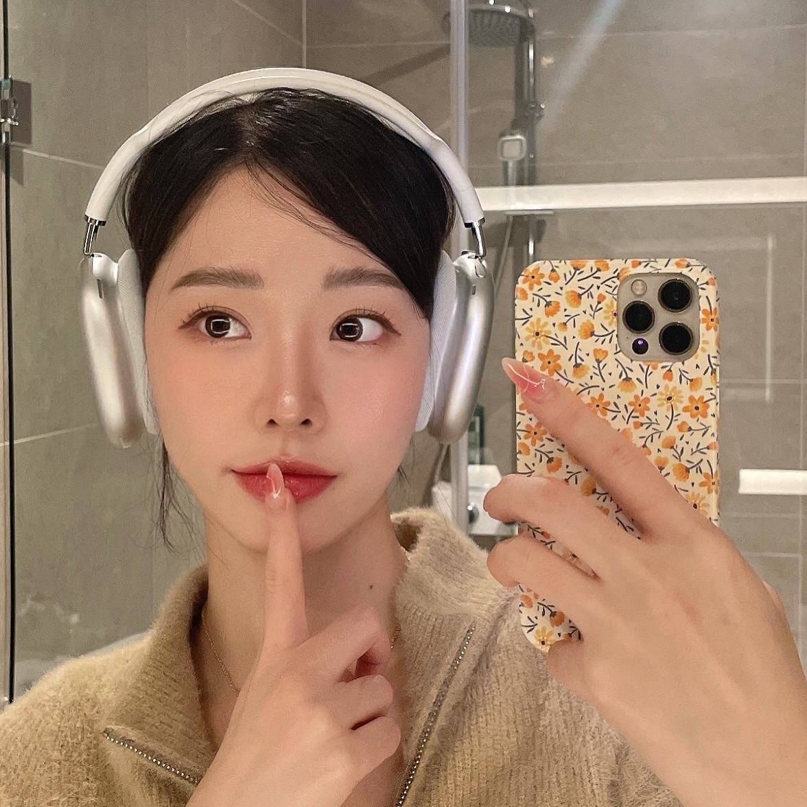 방구석 댄스파뤼~~🕺🏻🕺🏻
노캔 너무 잘되쟈냐??

_
#dancingwithmyself