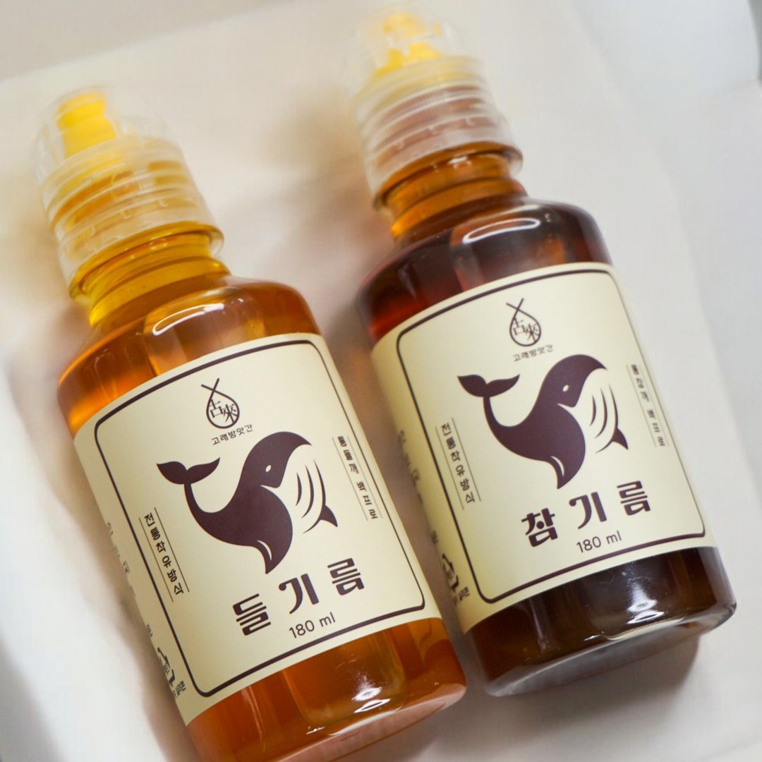 #협찬

요리를 할 때 빠질 수 없는 필수템, 참기름과 들기름! 
저는 평소에 마트에서 세일하는 제품을 주로 사용했는데, 이번에 고래방앗간 저온압착 참기름&들기름을 써보고 진짜 놀랐어요! 😲 
향도 진하고, 먹었을 때 고소함도 남다르더라고요.

특히 이 제품은 부드럽고 신선한 향이 오래 지속돼서 요리할 때 조금만 넣어도 맛이 확 살아나요! 🍳 .

들기름효능으로 유명한 오메가-3 지방산 유명한데, 맛뿐만 아니라 건강까지 챙길 수 있답니다! 🥰 

요리에 넣기만 하면 고소함이 확 살아나니, 평소 나물 요리나 비빔밥, 김밥에 꼭 사용하고 있어요. 

180ml 용량이라서 가족끼리 쓰기에도 딱이고, 명절선물세트로도 강력 추천해요! 🎁
건강한 참기름, 들기름으로 요리의 맛도, 우리 가족 건강도 챙겨보세요!

#고래방앗간 #들기름효능 #참기름 #들기름 #명절선물세트 #김밥 #저온압착참기름 #저온압착들기름