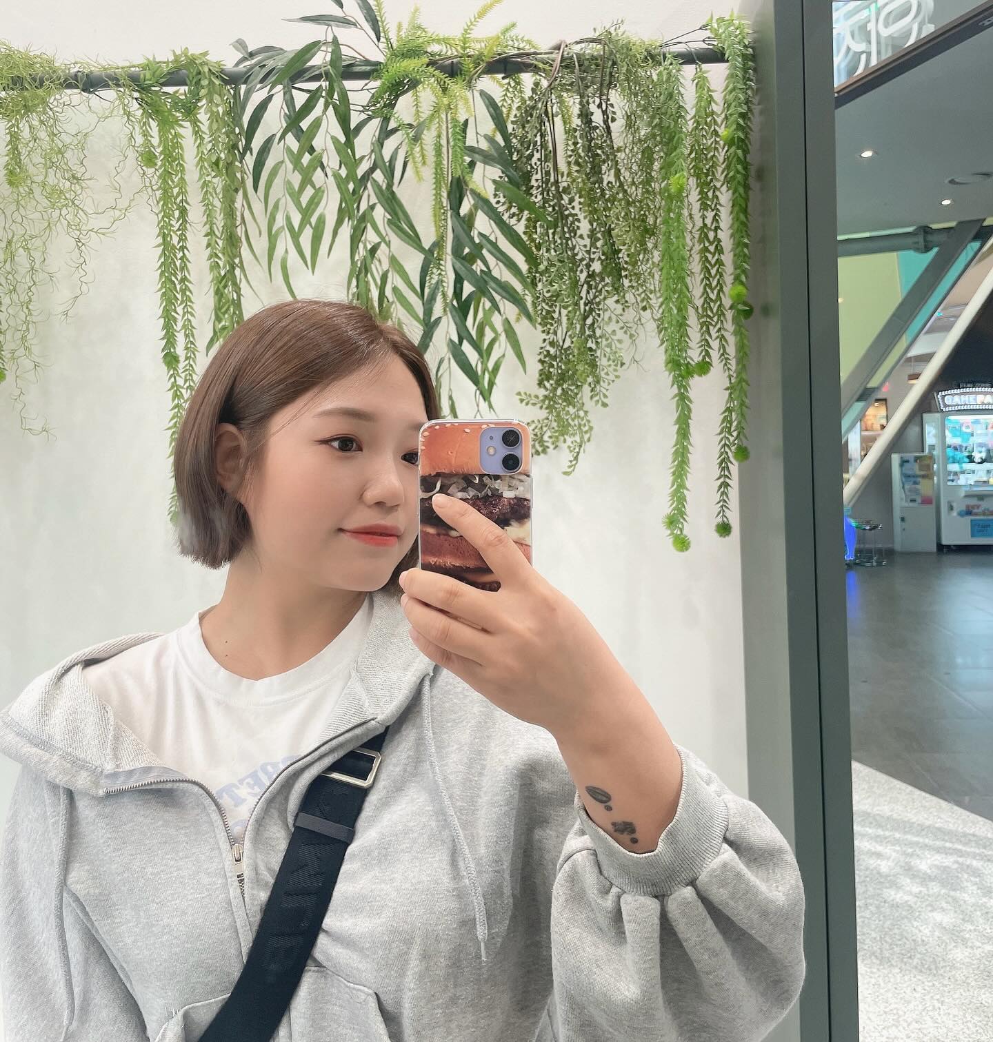 진짜 2년만에 단발이라니
정말 씬나자나?!?헿 성공적이다💕
.
.
#단발#칼단발#싹뚝#휴무#문화생활#행복한하루#마무리#나마비루🍻