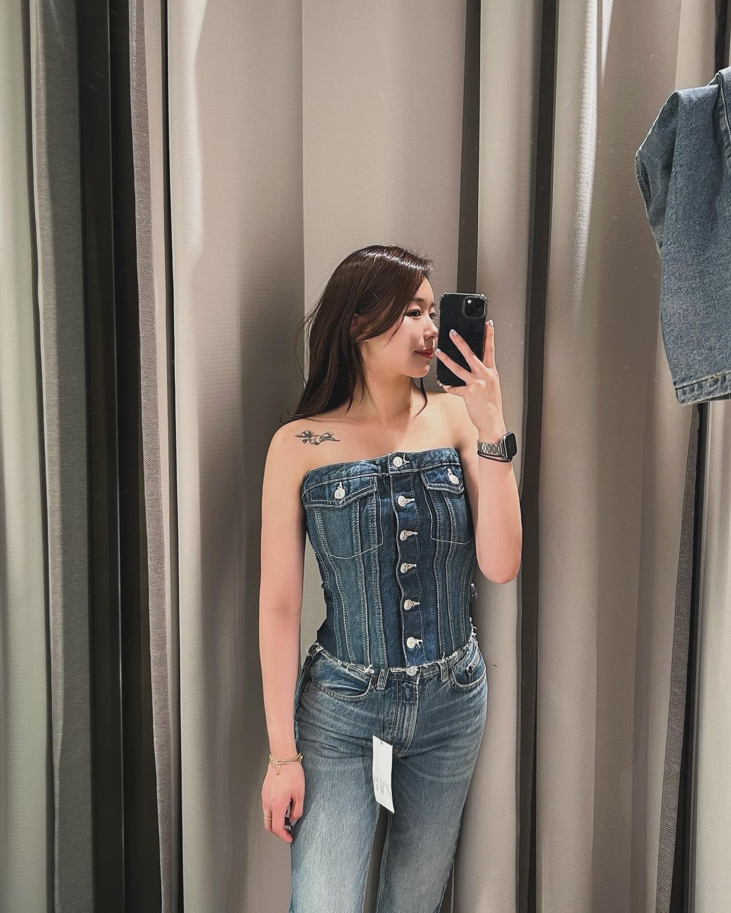 홀로 청청 여름준비 🩵👖👗🦋
With #zara 
(누가 나 제리동생 닮았다핸냐,,😒)