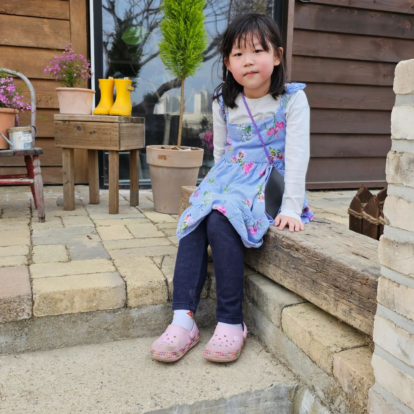 화성 더포레
.
.
급 따뜻해진 날씨에 촌녀니 등장
.
.
먹방 둘째
.
.
#야외베이커리 #더포레 #입학축하