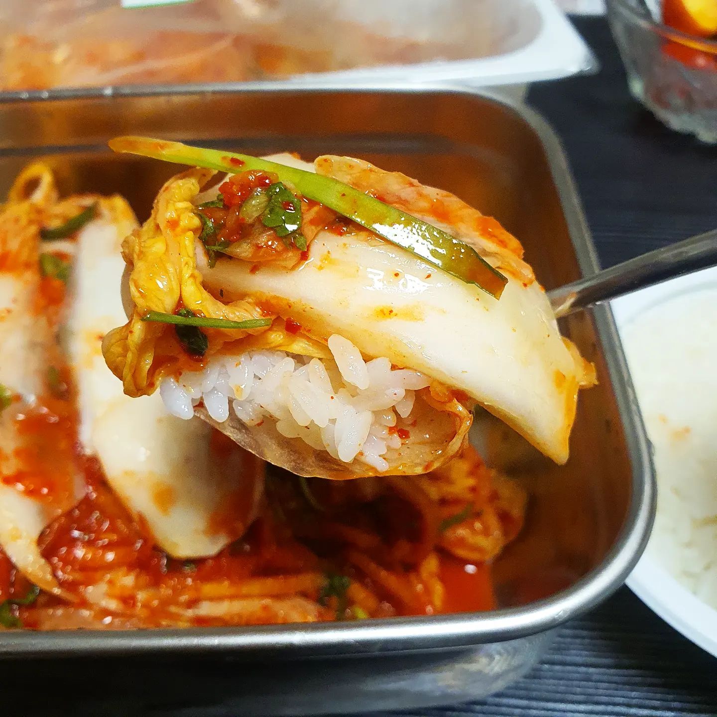 #협찬 #코리앤더김치 #고수배추김치 #🥬 #🌶

고수배추김치(강) 1kg ❤️
고수배추김치(약) 1kg 💚

#고수 의 #강도 2가지중 #선택 가능 ✔️

#밥도둑 이쟈냐 〰️ 😋!!

#고수 가 들어갔지만 부담없이 먹기 좋코 💕

#아삭아삭 시원하니 - 맛이 아쥬 #굿 👍🏻

corianderkimchi_official
#고수맛김치 #고수김치 #배추김치 #김치맛집 #김치주문 #김치추천 #김치요리 #김장김치 #캠핑음식 #캠핑음식추천 #베트남 #김치 #corianderkimchi #coriander #cilantro #kimchi