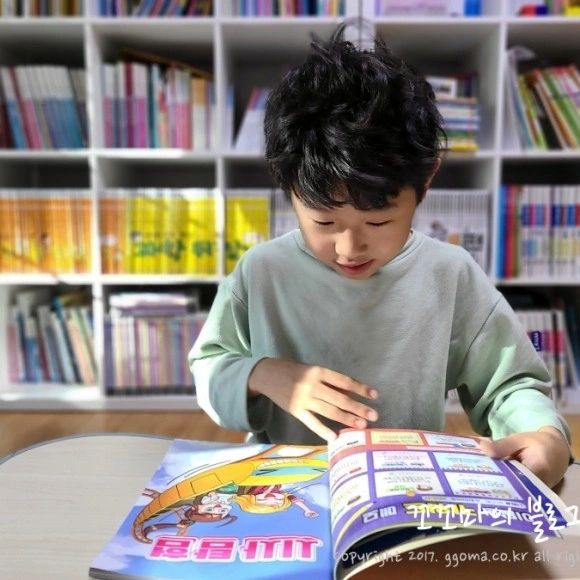 #도서제공

초등 독서,토론, 논술 교재로 활용하기 좋은 시사원정대

이번호에서는 멋진 실패에 관한 이야기가 소개되었어요
외면하고 덮어두고 싶었던 실패에서도 배울점이 있다는것을
시사원정대를 통해 알수 있어요

이번달에 알아야할 시사 뉴스를 초등 눈높이에 맞춰 읽어보면서
배경지식을 쌓고, 토론과 논술 교재로 활용할수 있는
시사원정대는 겨울방학에 함께 시작해보세요!

#초등독서#초등토론#초등논술#시사원정대#초등잡지#초등필수