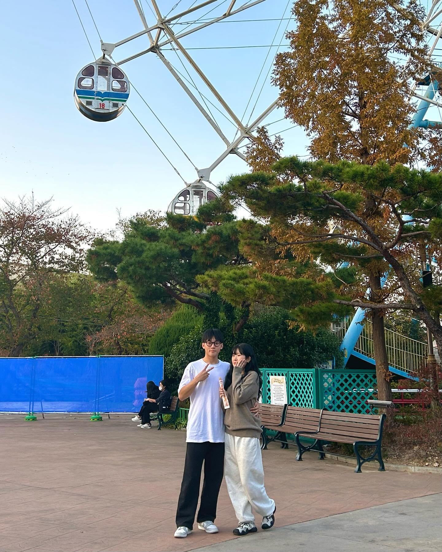 놀이동산은 편한게 짱이야 🎡
섬머린스플래쉬는 우비착용 안하면 이재문처럼 됨.