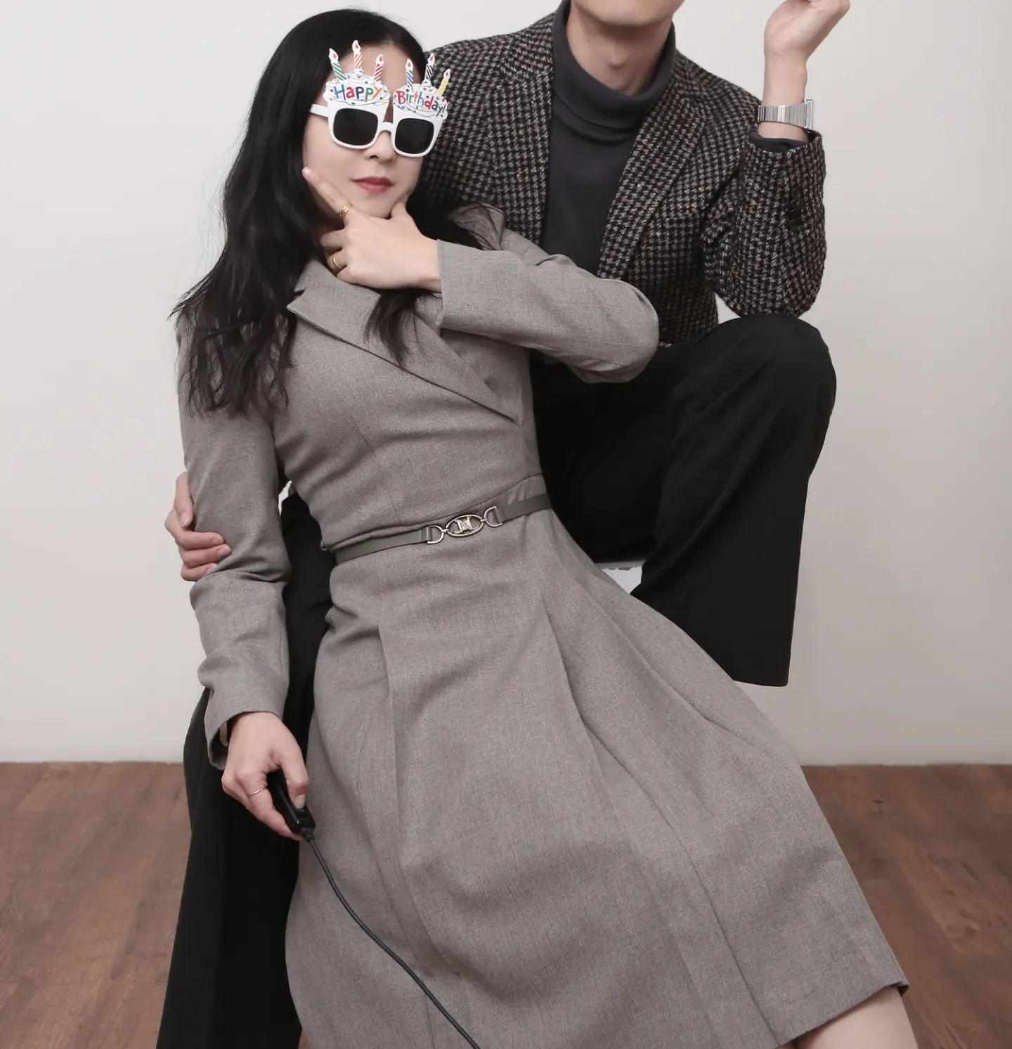 생일을 맞이했고 
잔금을 치뤄 계약을 완료했고
결혼식은 사실 저에게 의미가 별로 없어 혼인신고를 완료했습니다

생일에 유부가 되었습니다만 그래도 좋습니다
생일에 남편이 끓여준 미역국은 너무 맛있었고 밥도 하트로 만들어 둔 이 친구가 센스가 늘어가네요
내 남편이 #이벤트남이되는날까지 #화이팅

#또이사극혐 #송파댁에서고척댁이될예정
#내생일 #겹경사 #혼인신고 #생일밥상 #hbd #birthday #아웃백 #아웃백스테이크하우스 #데일리 #셀스타그램 #커플사진 #daily #행복 #유부녀 #생일 #selfie