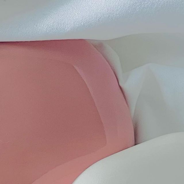 지지졔 on Instagram: "#협찬 ”누구나 프로처럼 완벽하게“ NEW #메디큐브 프로 글루타치온 쿠션 한 번의 터치로 바르는 순간 프로처럼 완벽밀착! 정말 유명한 제품인 메디큐브 에서 나온