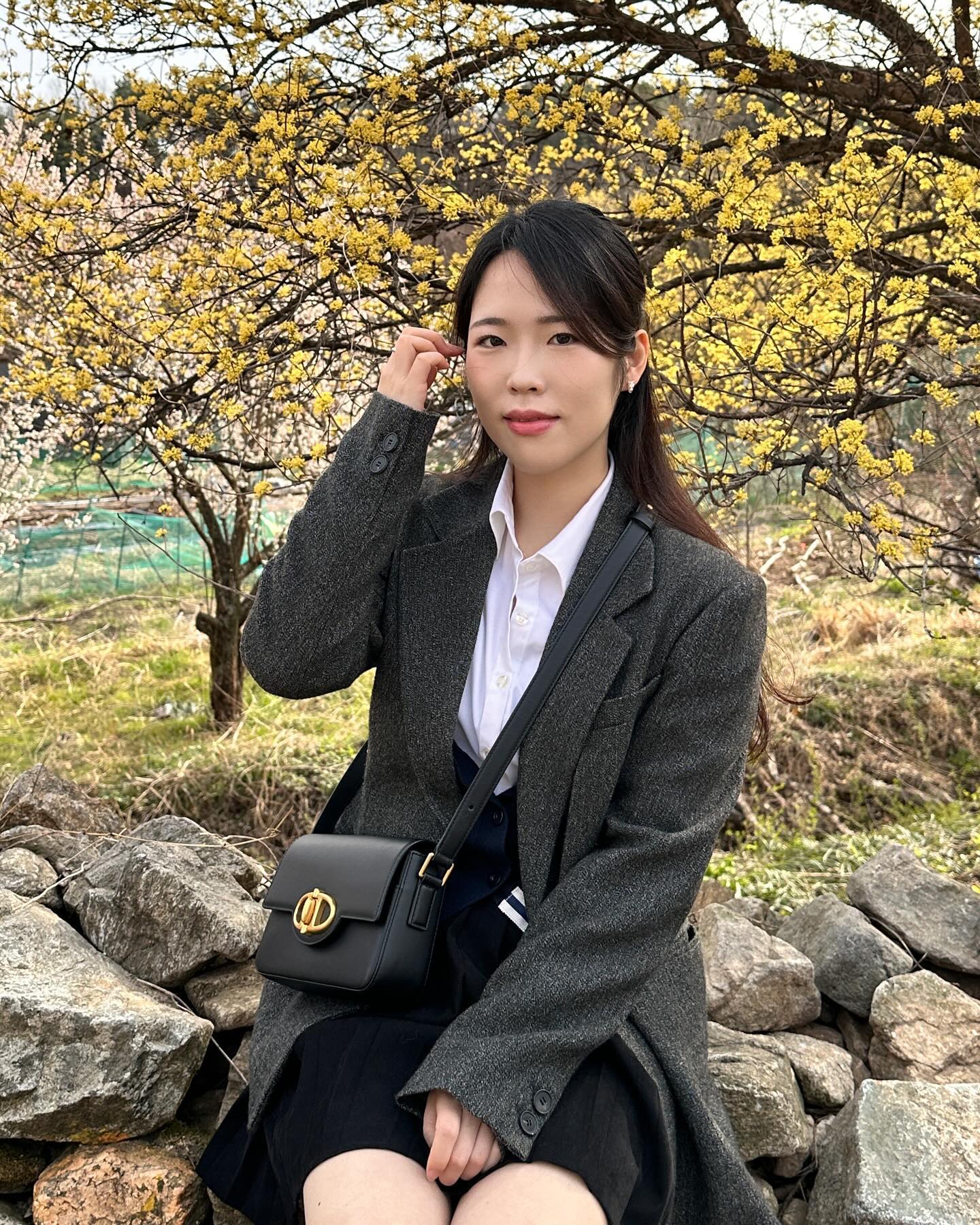 🌼
(feat. 산수유 보러 가자고 산수유 닮은 목걸이 선물해준 daddy)