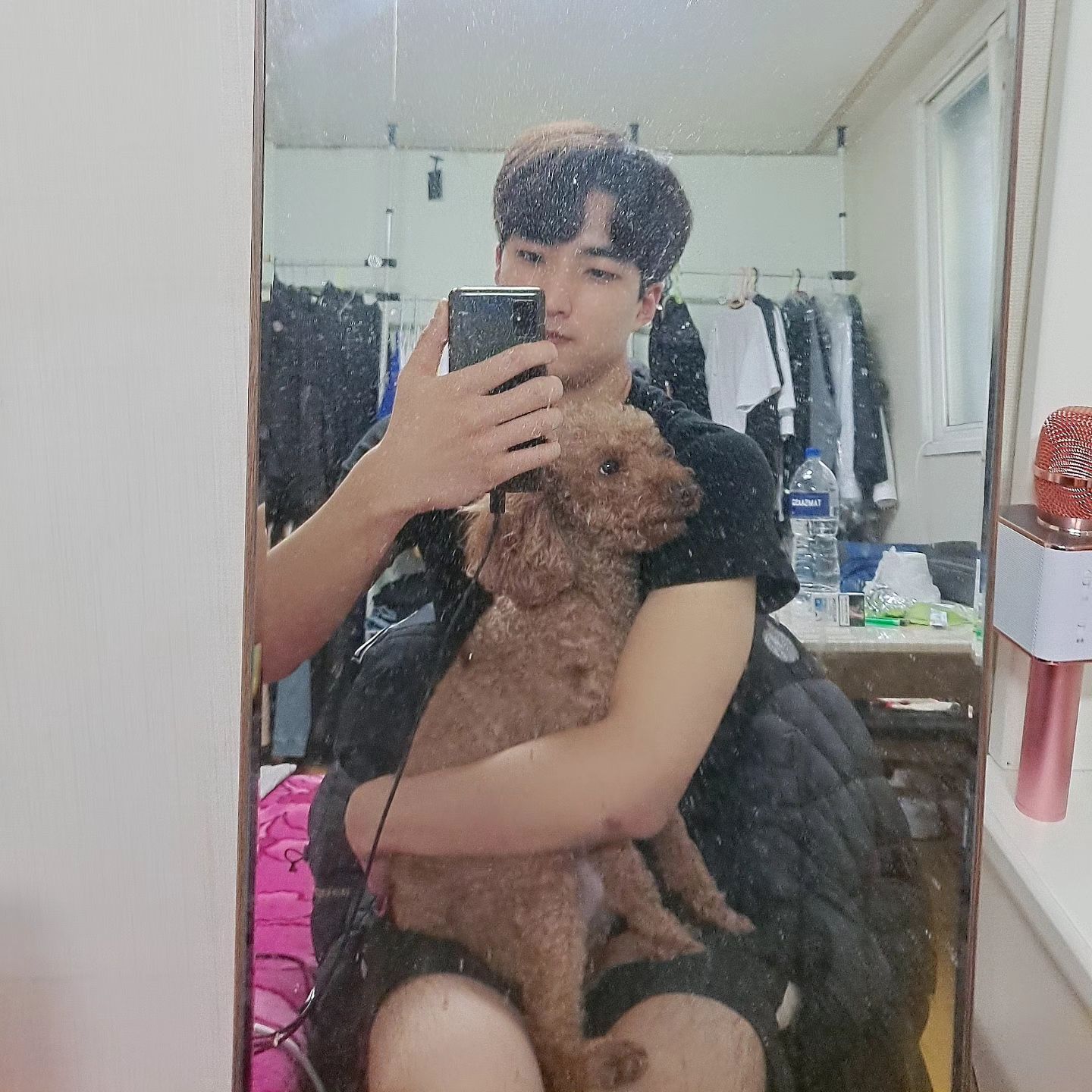 #술 한잔 하니까
키욷 개가 생각이 나네요..

감성돋는 이 밤