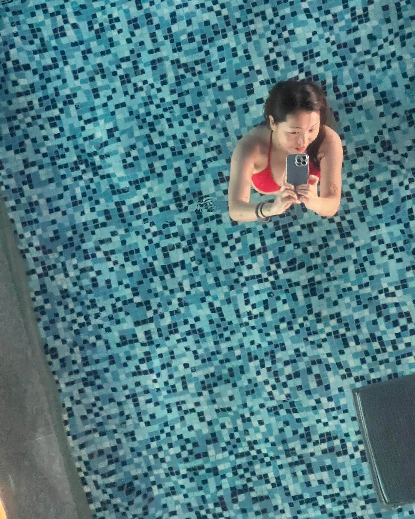 🤽🏻‍♀️👙💗