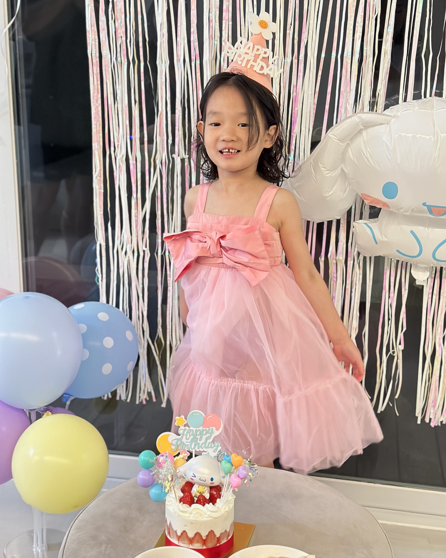 7살 생일맞은 예리니 
주인공 된날 한번도 안짜고 내내웃기만하던 찡얼이
뭘해도귀엽고 눈에넣어도 안아플거같은 넘이쁜 소중한 내 2호
사랑해 ❤❤
#생일축하해 #우리딸 #내딸 #딸둘맘