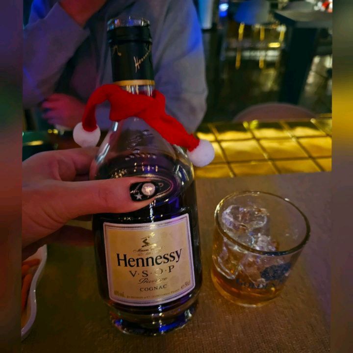 🩷
.
헤네시도 뿅!🍾
#헤네시VSOP 500ml #꼬냑 #Hennessy

❤️RAON 𝐁𝐀𝐑 ❤️
❤️ Tel. 010.7593.2426
❤️ 울산 남구 왕생로20번길 19 / 2층 
(장수촌국밥 or 어부마실 근처에 위치함/1층엔 갓포이찌~^^)
#울산바 #라운지바 #라운지펍 #loungebar #울산모던바 #모던바 #RAONBAR #라온바 #울산술집 #대관문의 #울산대관 #파티대관 #울산파티 #클럽파티