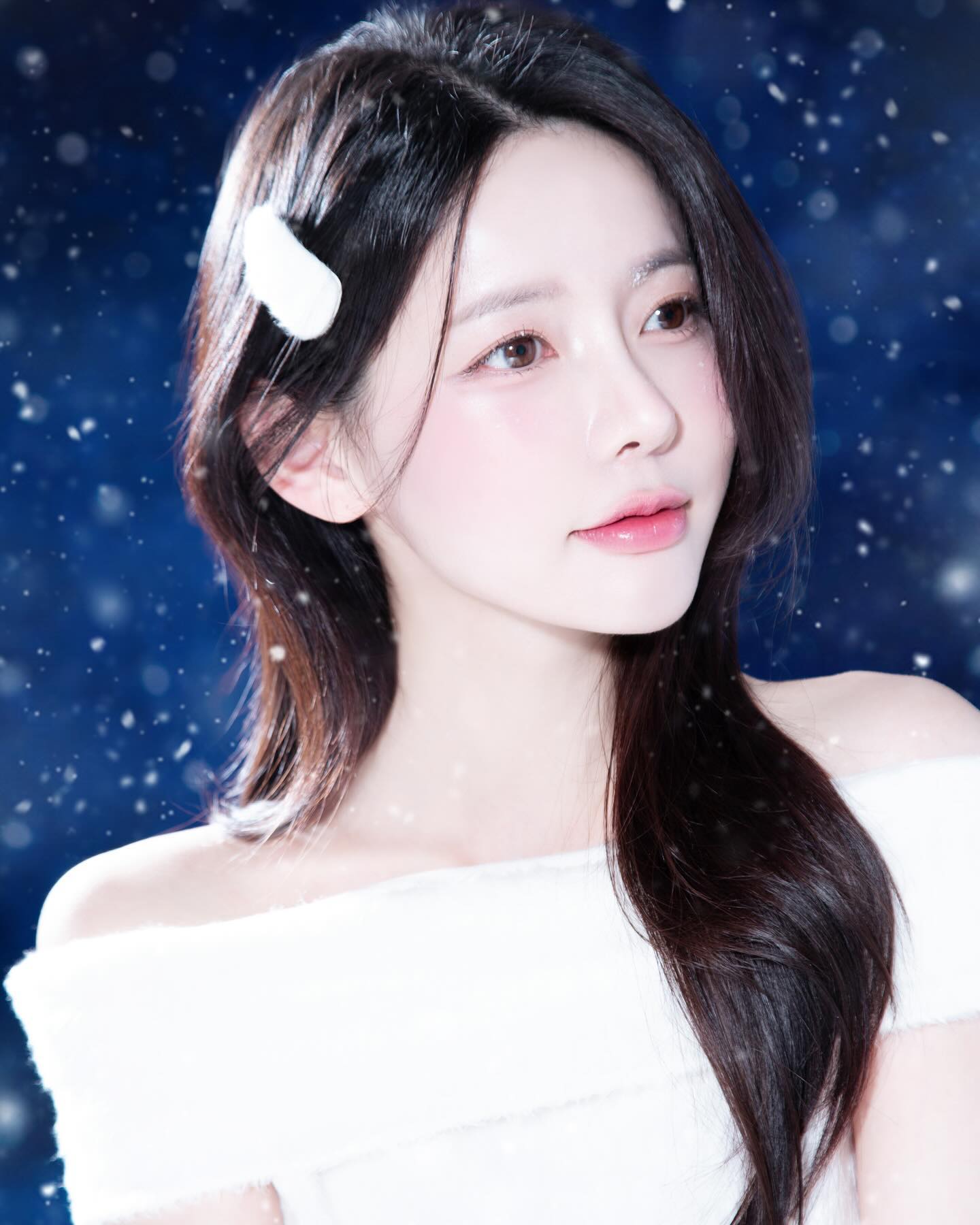 탐미 1,2월 밤 컨셉 ...🥹💕
인생샷 무조건 보장하는 #탐미스튜디오 😋
그리구 눈의 요정으로 만들어준 #유에르메이크업 #나래원장님 
눈 디테일 최고...❣️