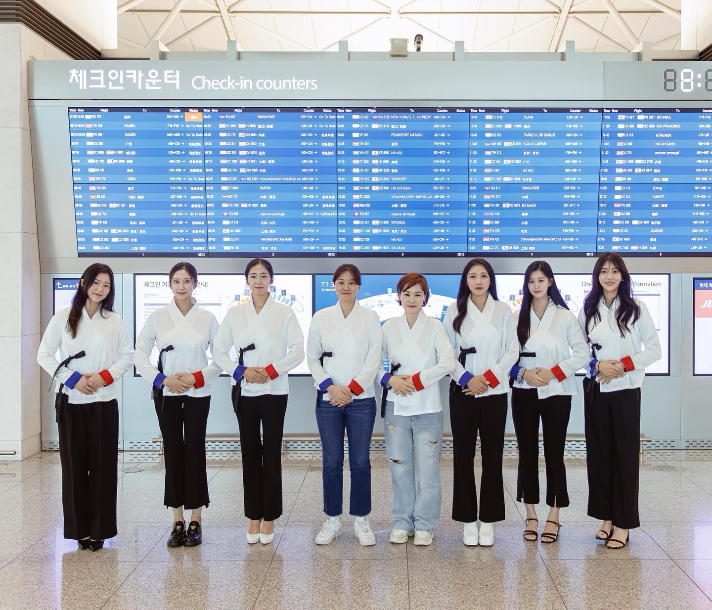 일본 유토피아팀 ✌🏻

팀의 의미처럼 잘해내고오겠어요!!!
일본 정부 초청으로 니가타에서 한일한가위대축제
태권도팀 무용팀 모두화이팅입니다🧡

yeoony_mel 
janagil__ 
i_am_jy92 
pak.s.m 
luvvbom 
korea_hanbok

————————————
⚠️ 대한선 유사대회가 너무많이생기고있어요 
타대회랑 차원이다릅니다. 유사주의!!!

국내 유일무이 한복대회이며 수상혜택으로 가는 모든 해외일정,국내일정은 협회지원입니다. 
정.부.초.청 으로 해외패션쇼를 가는것이며

왕복항공권, 숙박, 화보촬영, 헤어메이크업, 한복, 차량, 의전 모두 무료 제공!! 👍🏻

**대한민국한복대회 
korea_hanbokmodel