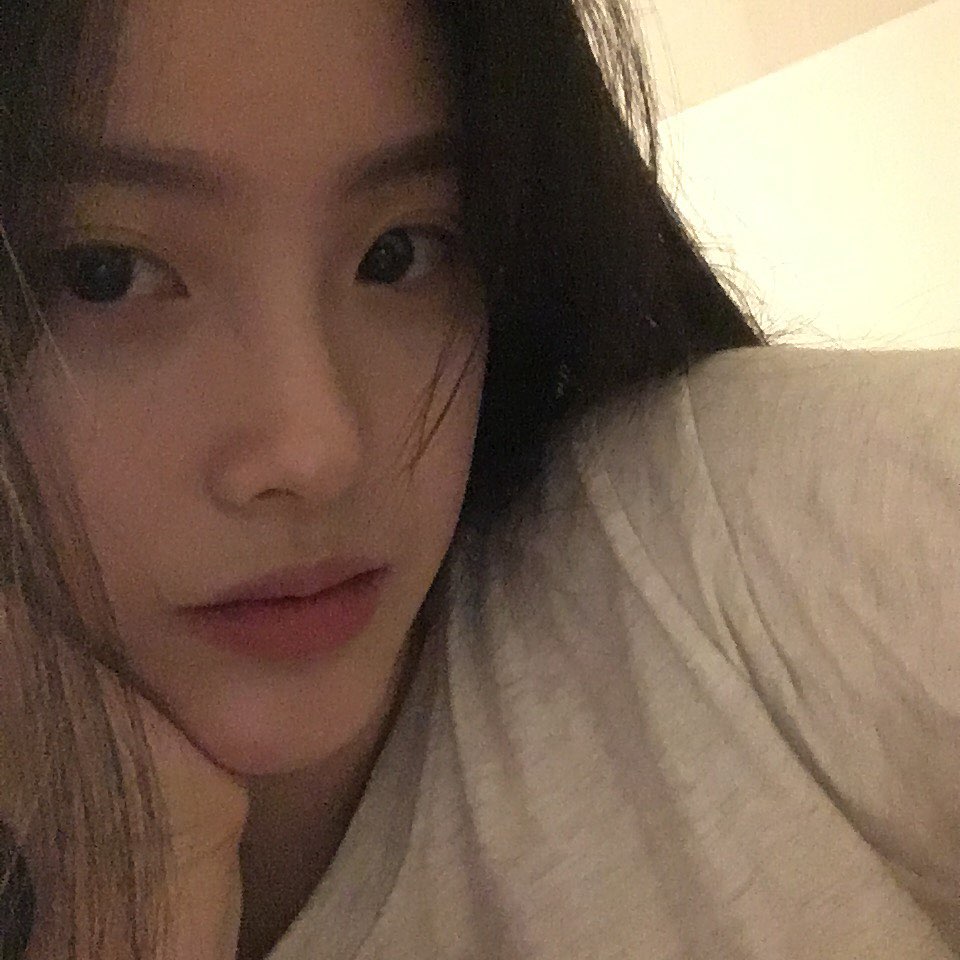 새벽에 혼자 잘 노는 편