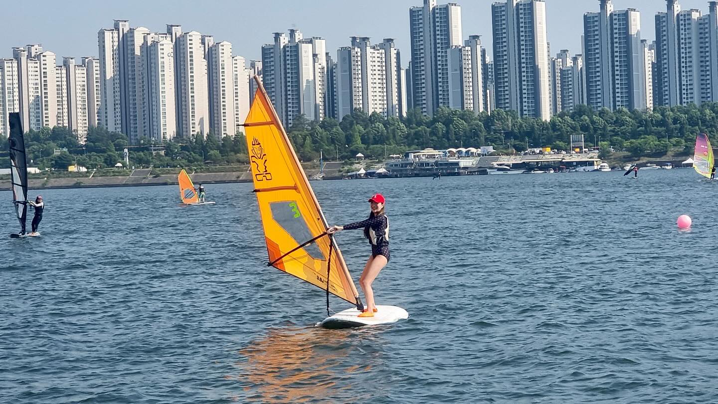 돛과 바람만있음 어디든🌬️⛵️🌊
#윈드서핑 #뚝섬윈드서핑