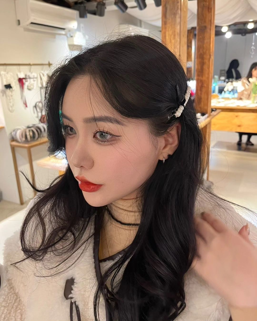 👸🏻
.
.
.
.
.
.
.
#종로 #익선동 #종로카페 #익선동카페 #dailylook #selfie #cafe #coffee #종로쇼핑 #공주