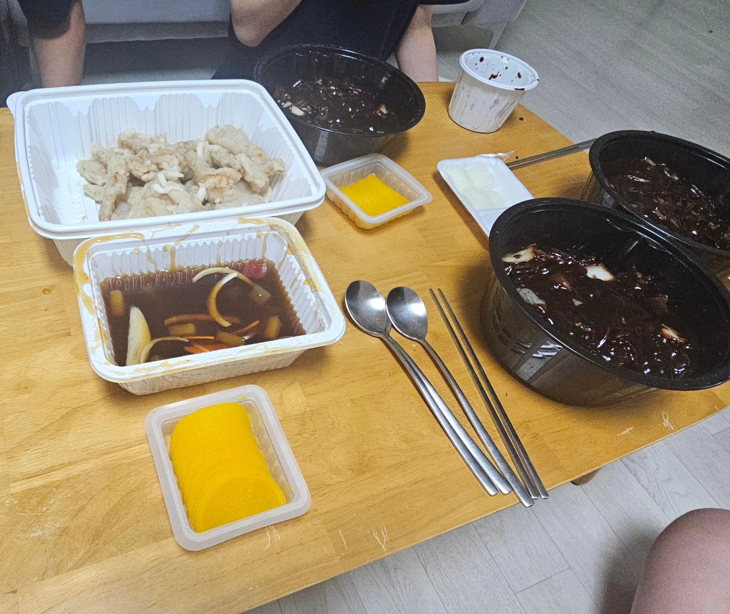 오늘 저녁은..배달 도움!!;;