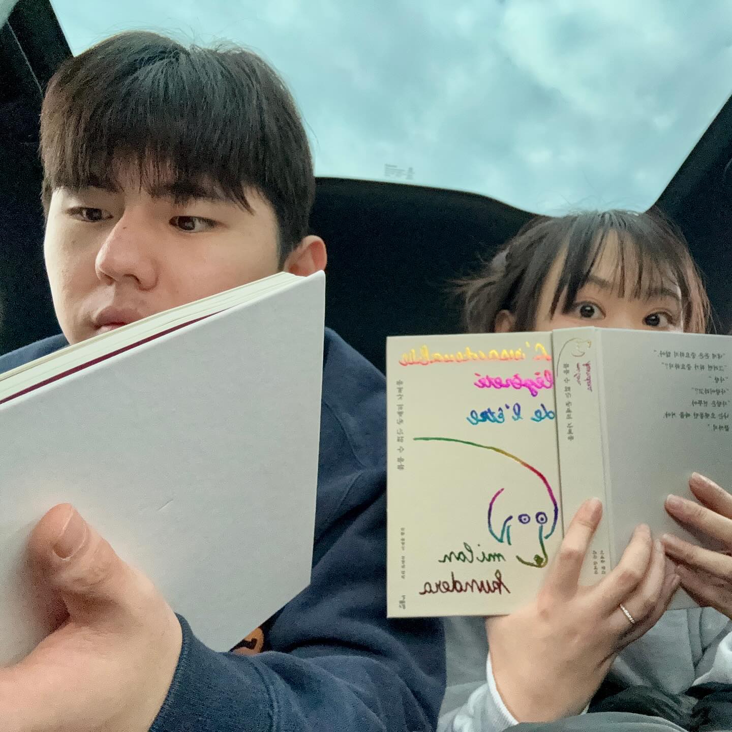 🌊
바다 처돌이의 무작정 첫 카크닉
찬바람 맞으면서 먹는 라면
히터 켜놓고 누워서 책 읽으려고 했는데
잠만 자벌임

#차크닉 #카크닉 #동백방파제 #겨울바다