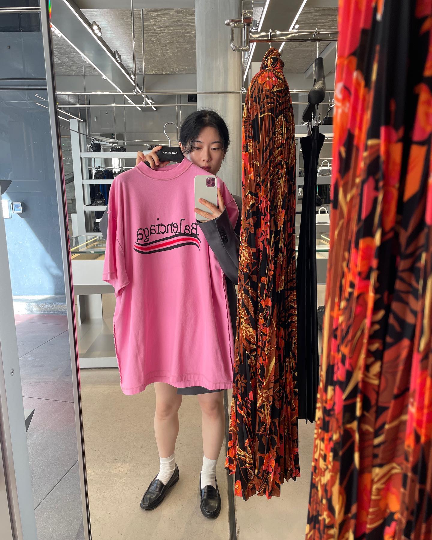 #유진쓰_파리 #paris 
발렌시아가 티셔츠 넘 이쁘고, 핑쿠이모저모, ofr 처음 가봤고, 고생하셨습니다 친친🥂✨